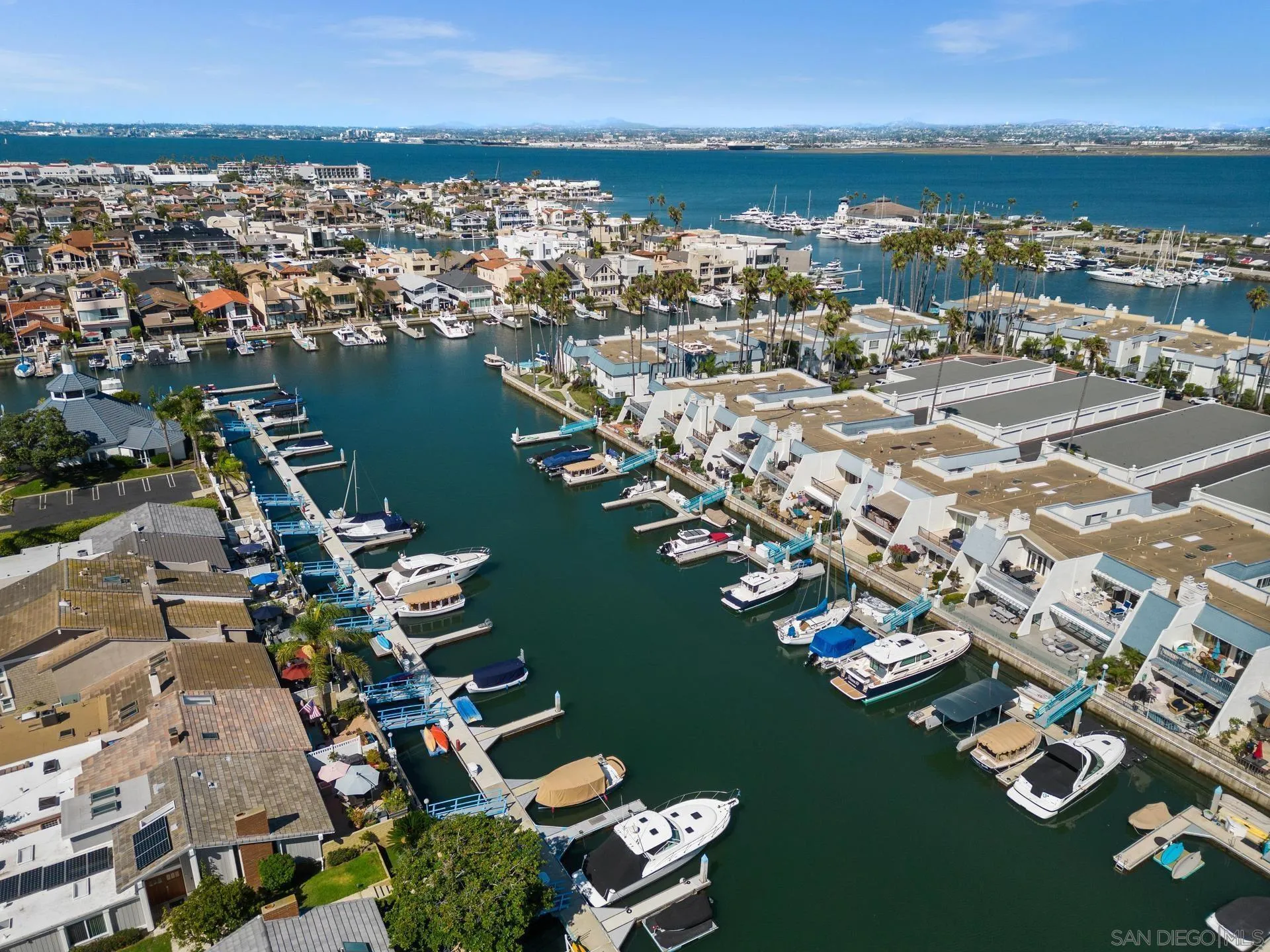 https://cdn.realtyfeed.com/cdn/127/260021549/232bd07527a3fbc01183471097cd37a6.webp