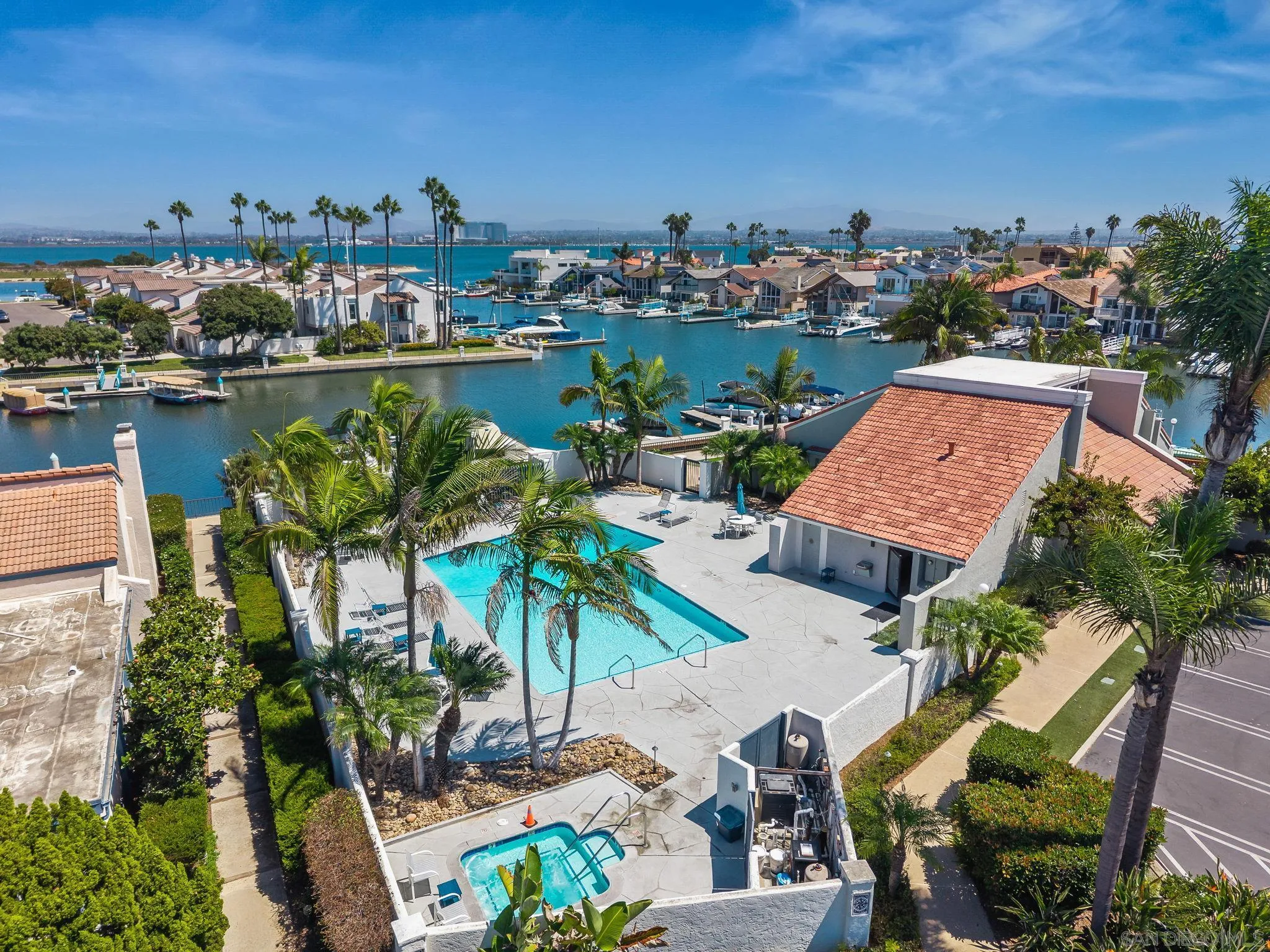 https://cdn.realtyfeed.com/cdn/127/260021549/52221f2950f4fb88b0ea7edcf7dae7c8.webp