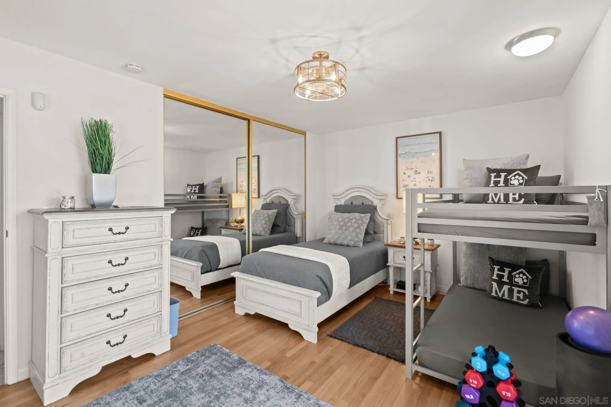 https://cdn.realtyfeed.com/cdn/127/260021549/e848910cd4d126f4689741662abeb7fd.webp