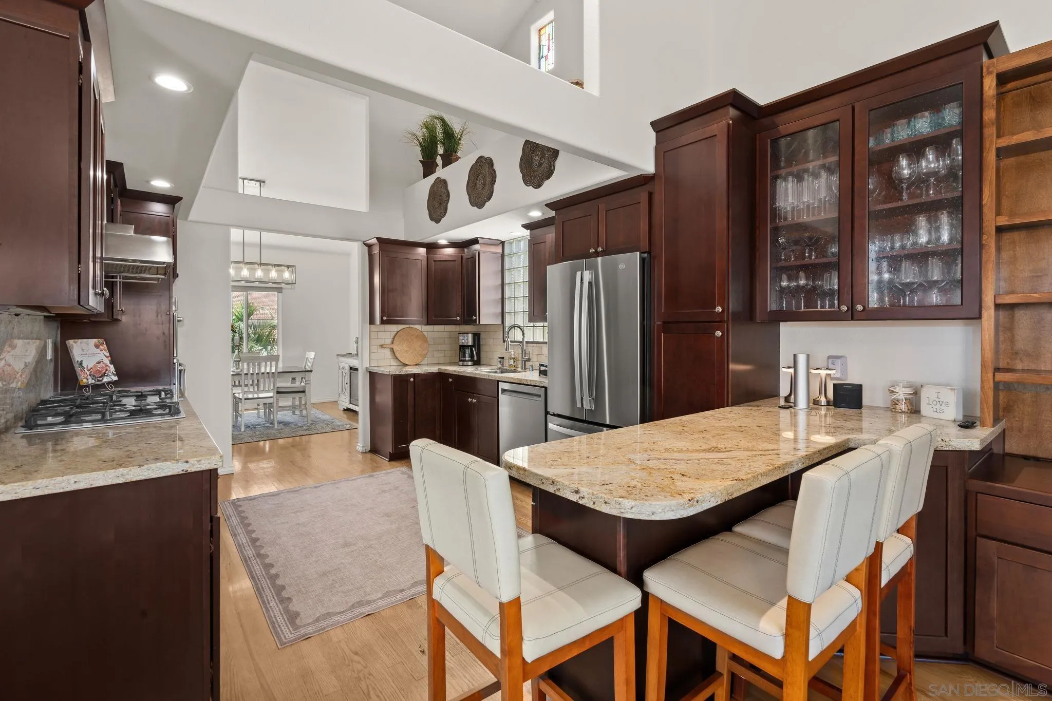https://cdn.realtyfeed.com/cdn/127/260021549/fe0232ee4287e220843301f92bd966e7.webp