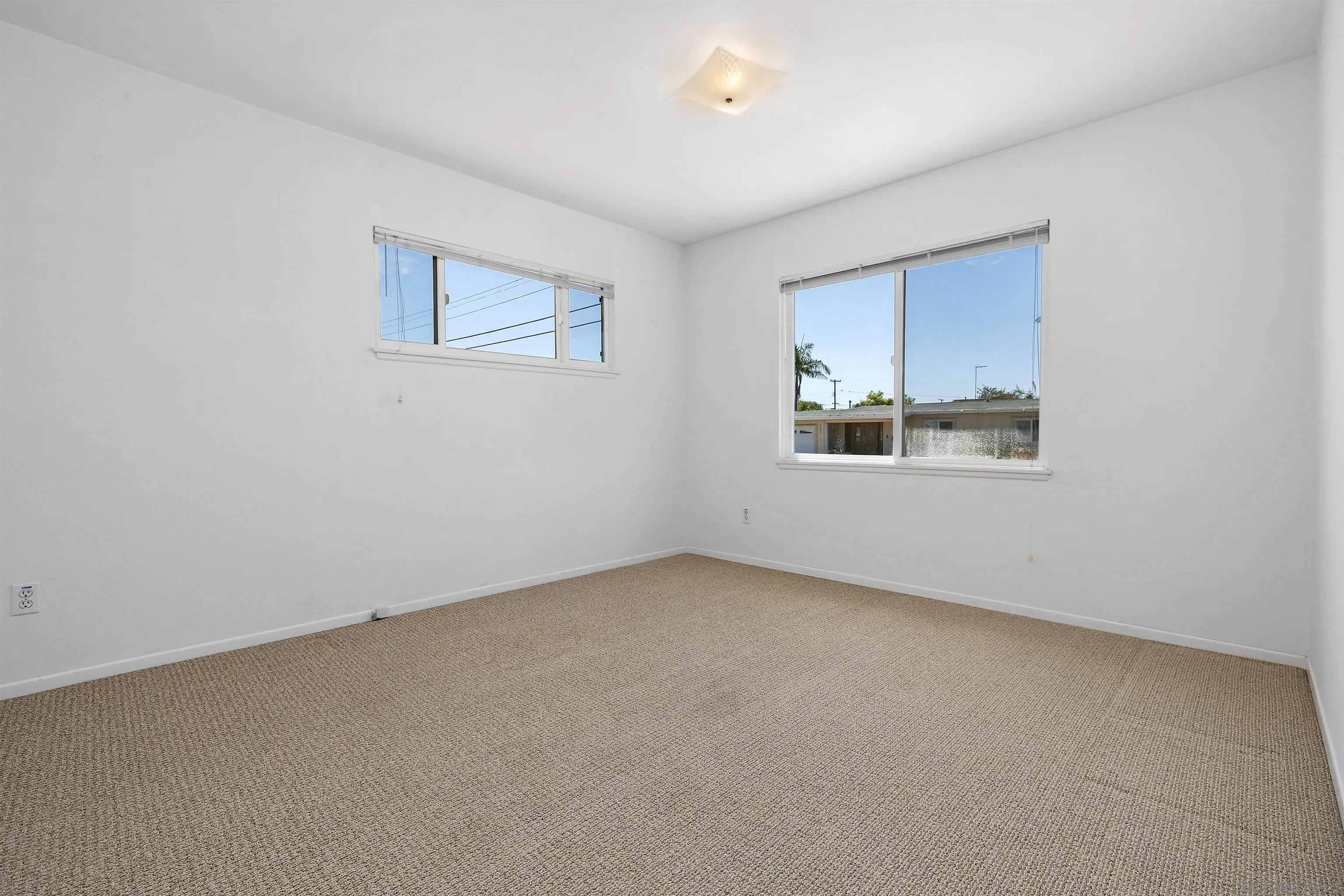 https://cdn.realtyfeed.com/cdn/127/260021553/23112b1db977f69e060e6419165fe981.webp