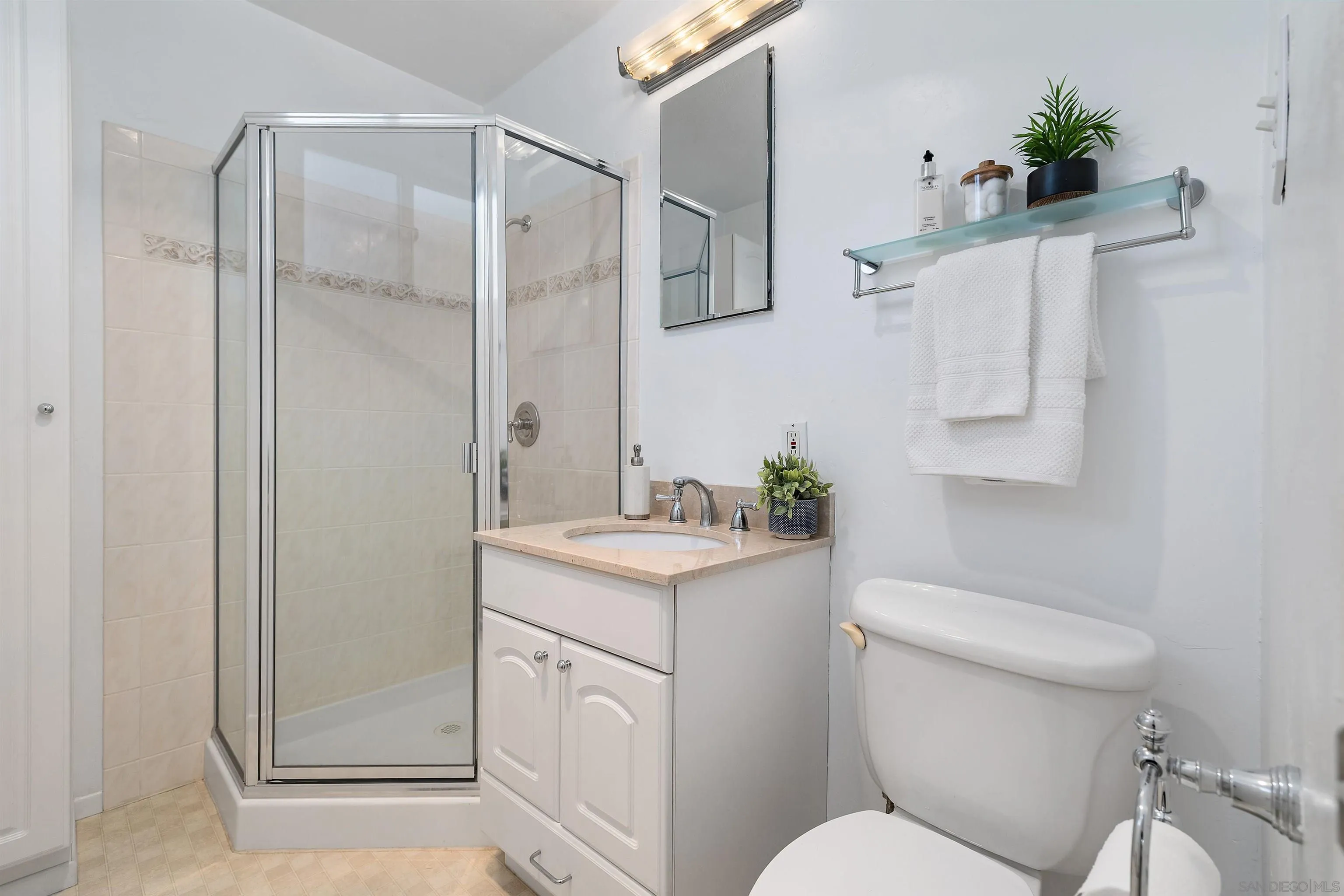 https://cdn.realtyfeed.com/cdn/127/260021553/6e820f9669e727490d106a350de90f43.webp