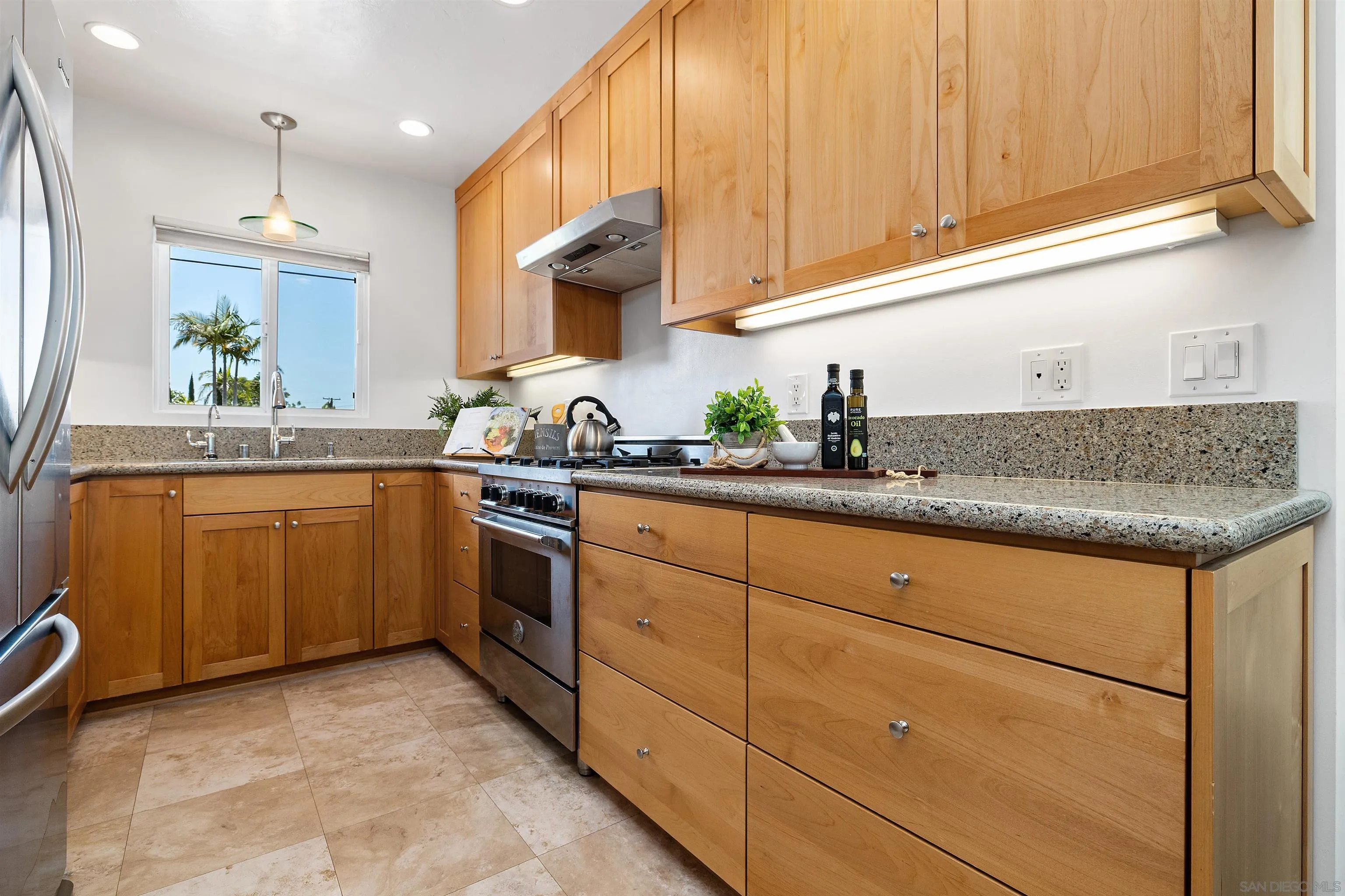 https://cdn.realtyfeed.com/cdn/127/260021553/fd68d0f319374dfc6a98911c09f8f25c.webp