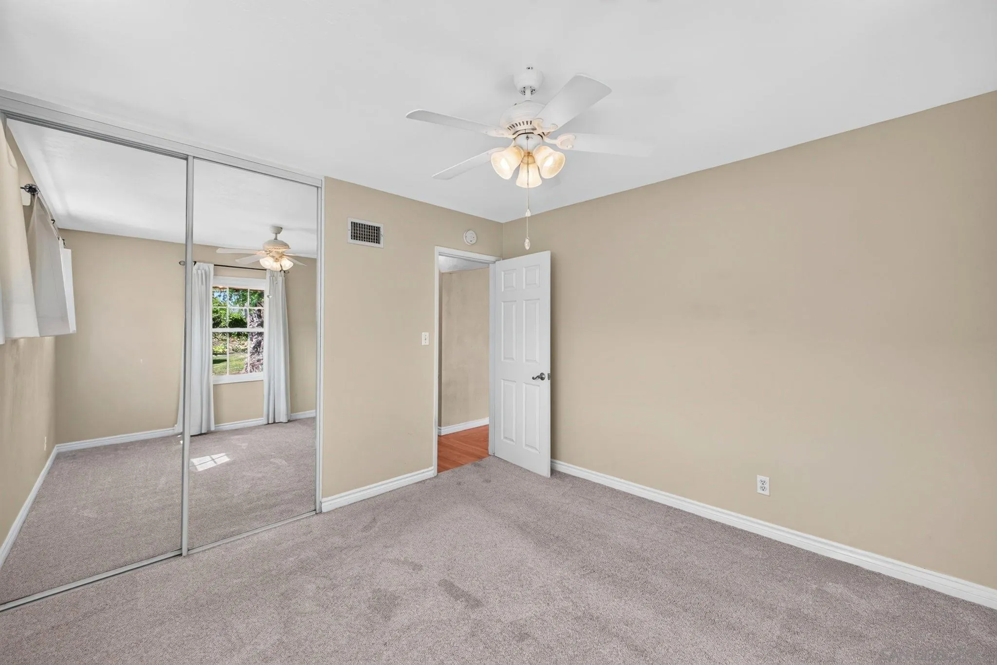 https://cdn.realtyfeed.com/cdn/127/260021572/0577d25931436446e0909b235202a0e8.webp