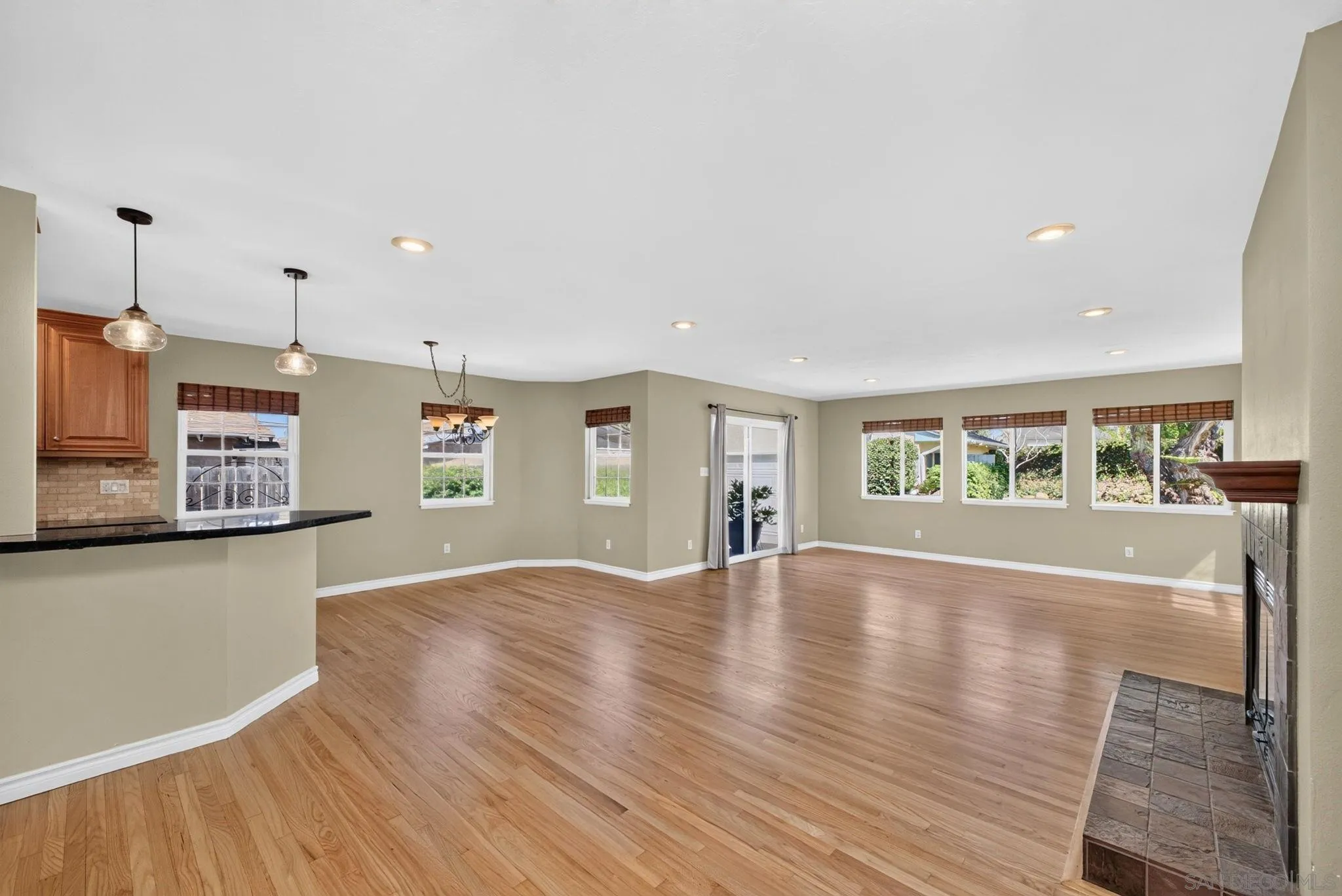 https://cdn.realtyfeed.com/cdn/127/260021572/1710e6b1b5f1f3210c57a05277f51049.webp