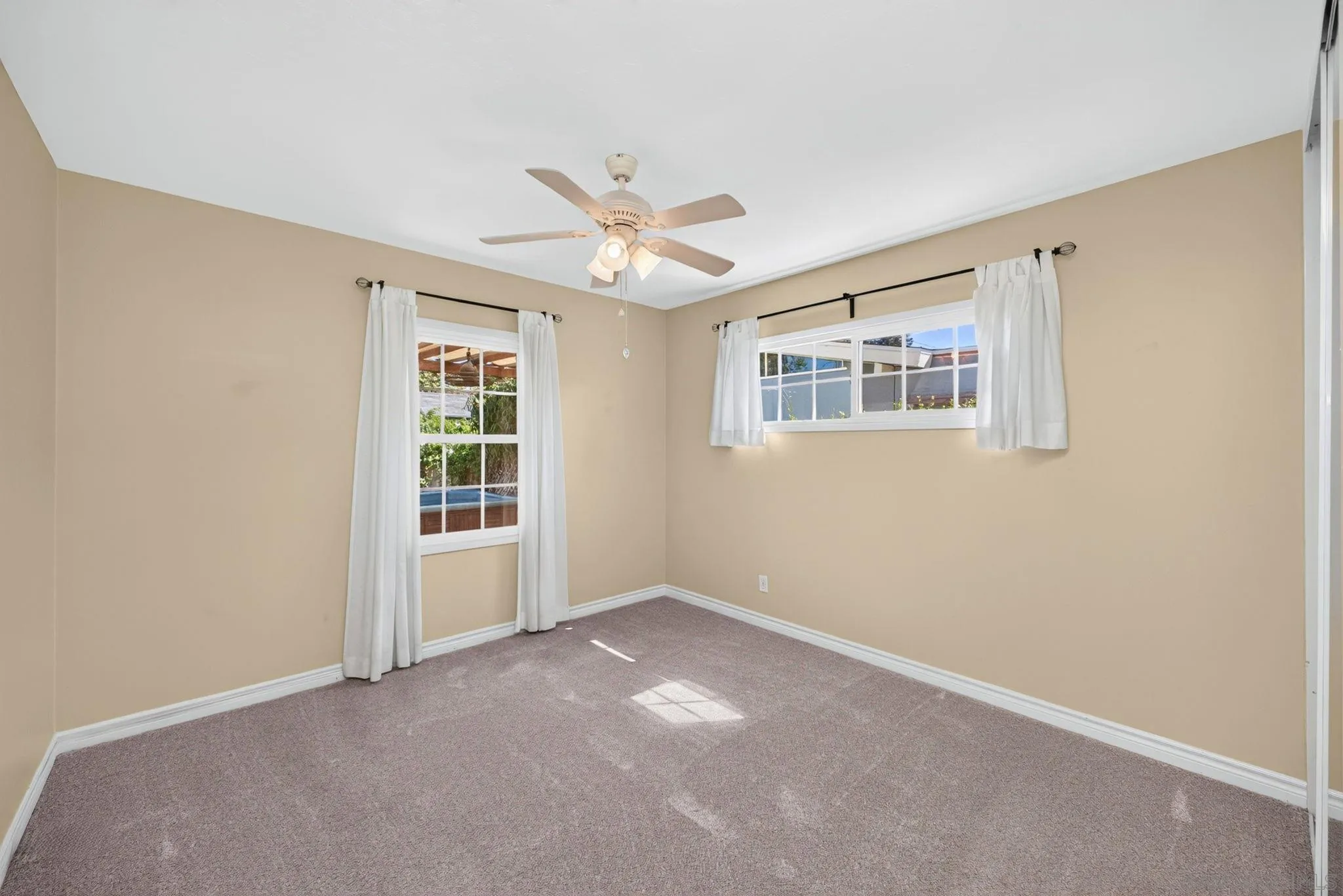 https://cdn.realtyfeed.com/cdn/127/260021572/24a9d2f9b0ecd2d3aeeb6ec2b70ecb17.webp