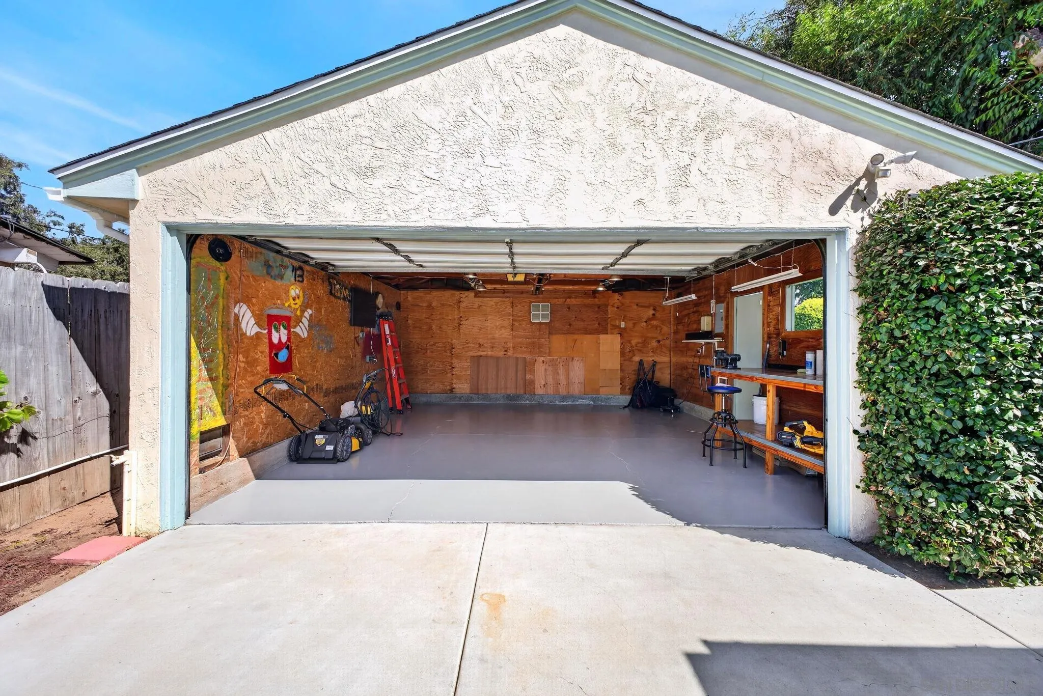 https://cdn.realtyfeed.com/cdn/127/260021572/33de1189cb48b2e4b3478f3bf3adc8f7.webp