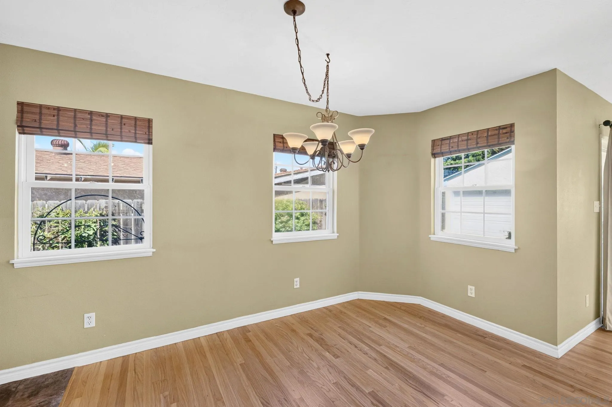 https://cdn.realtyfeed.com/cdn/127/260021572/3ccaa55044ed91c5530f97b4b373edfb.webp