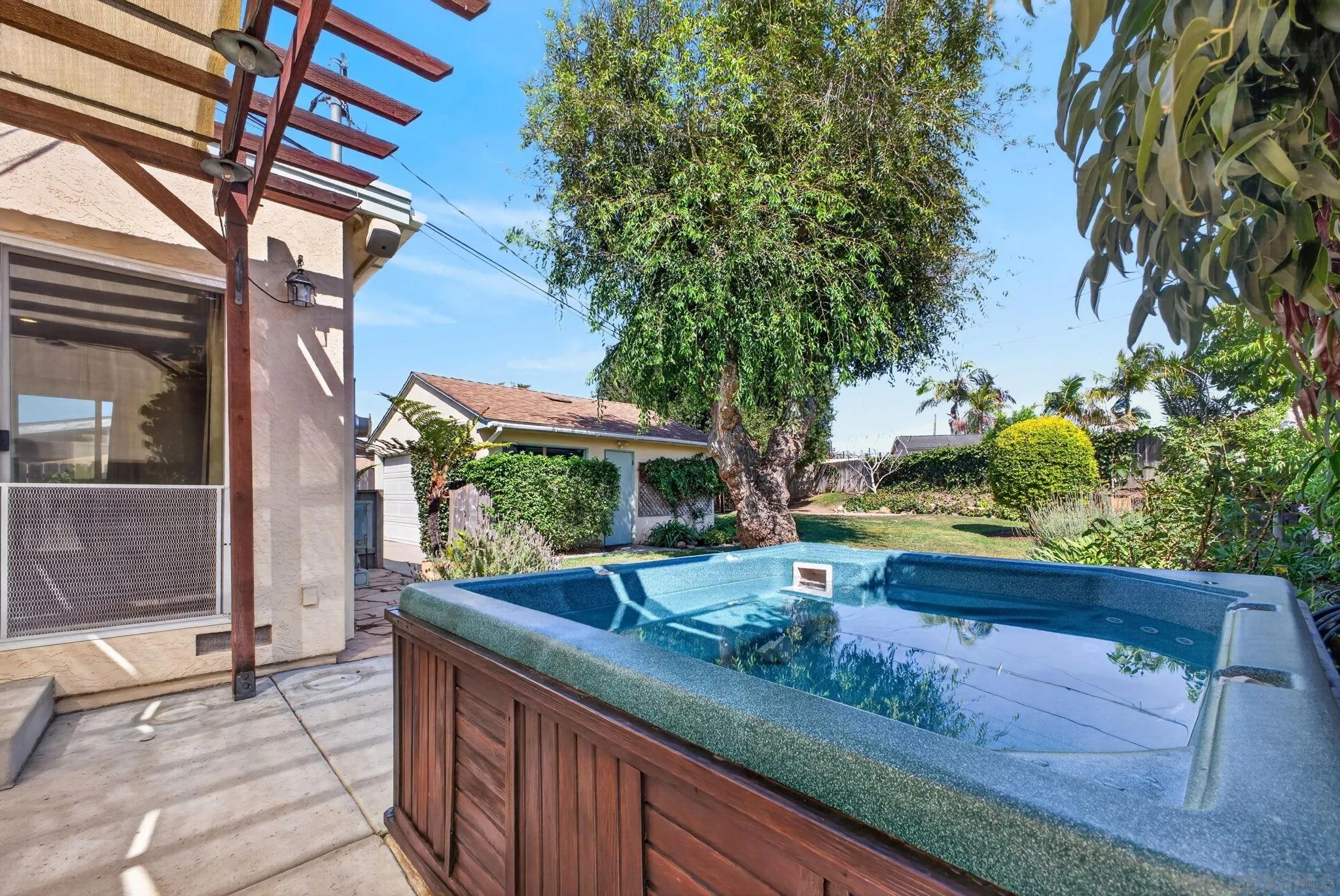 https://cdn.realtyfeed.com/cdn/127/260021572/40c99d19e831982a4dba1a52948ed7b5.webp
