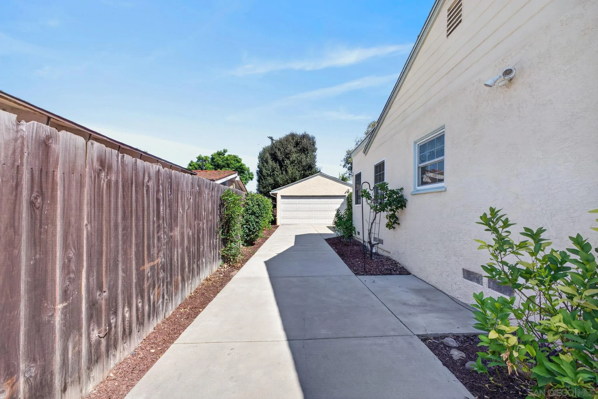 https://cdn.realtyfeed.com/cdn/127/260021572/46d100544a9ca4405f2ba0d460c6eebf.webp