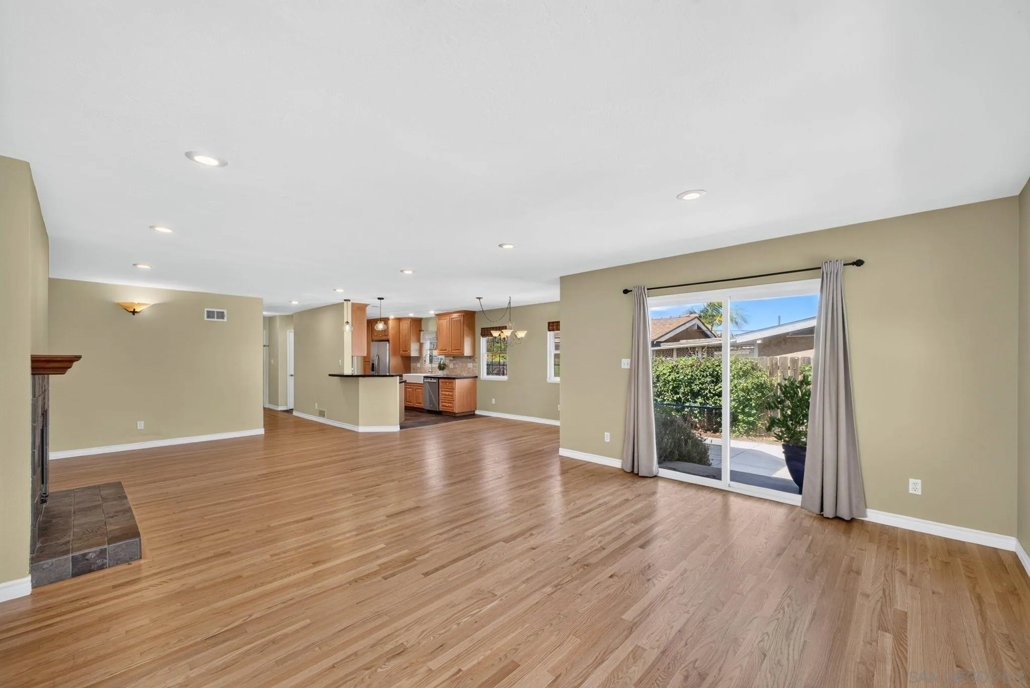 https://cdn.realtyfeed.com/cdn/127/260021572/5873150cf505cc9e1b510d4078dc09bf.webp