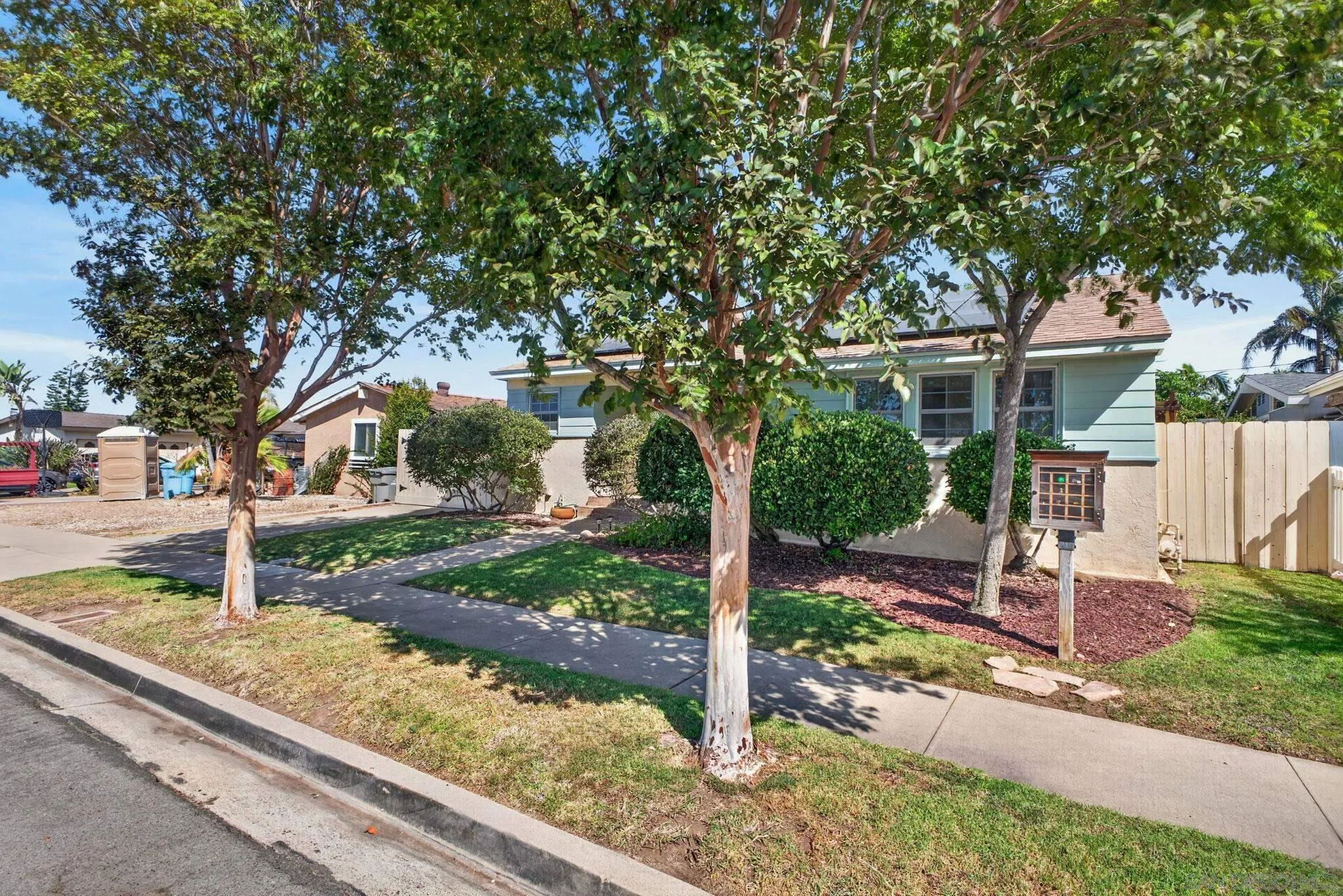 https://cdn.realtyfeed.com/cdn/127/260021572/6e91867cb218ecdf454fe8217df0cd75.webp