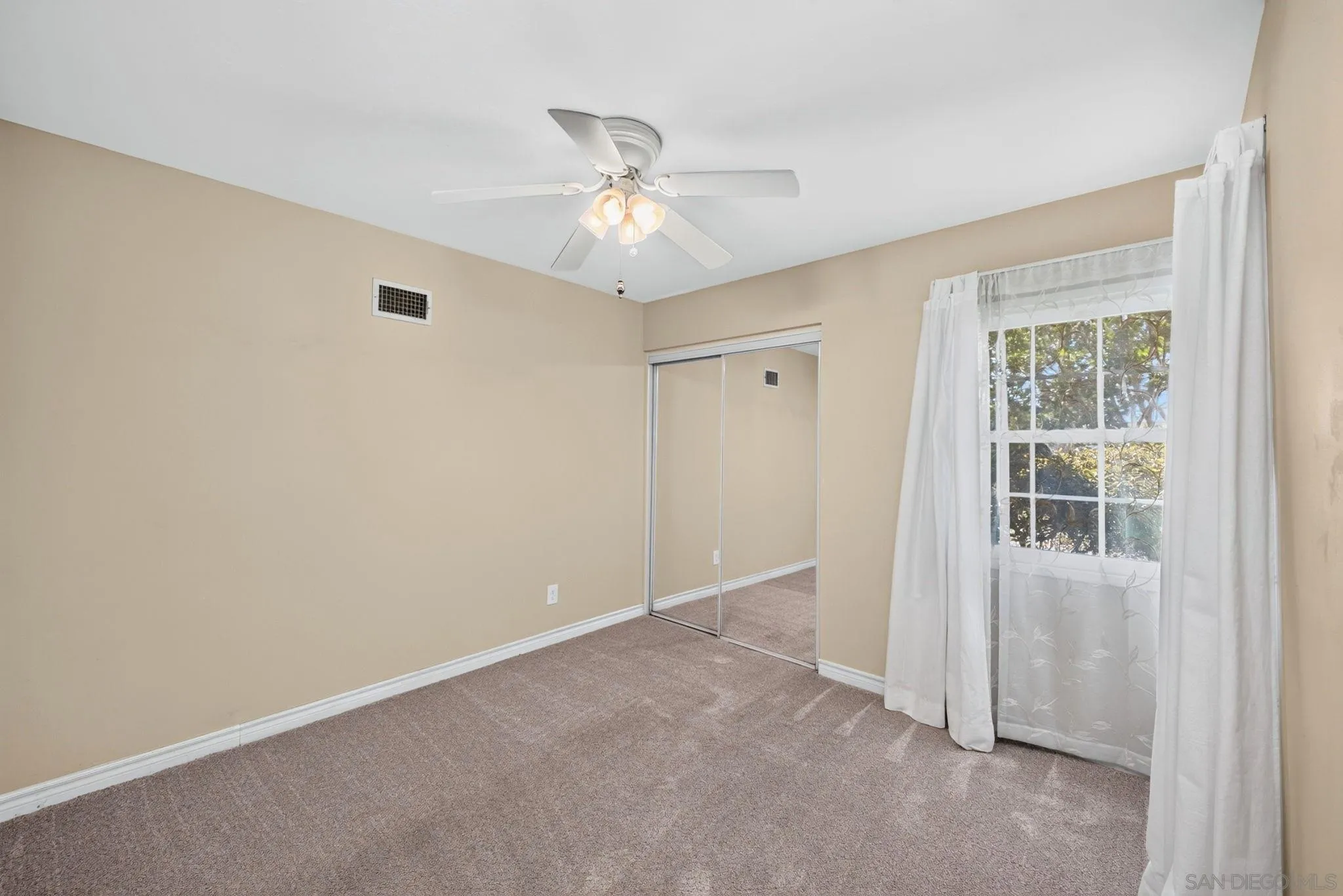 https://cdn.realtyfeed.com/cdn/127/260021572/8b0b186bb637c411047f4321f1f20e14.webp