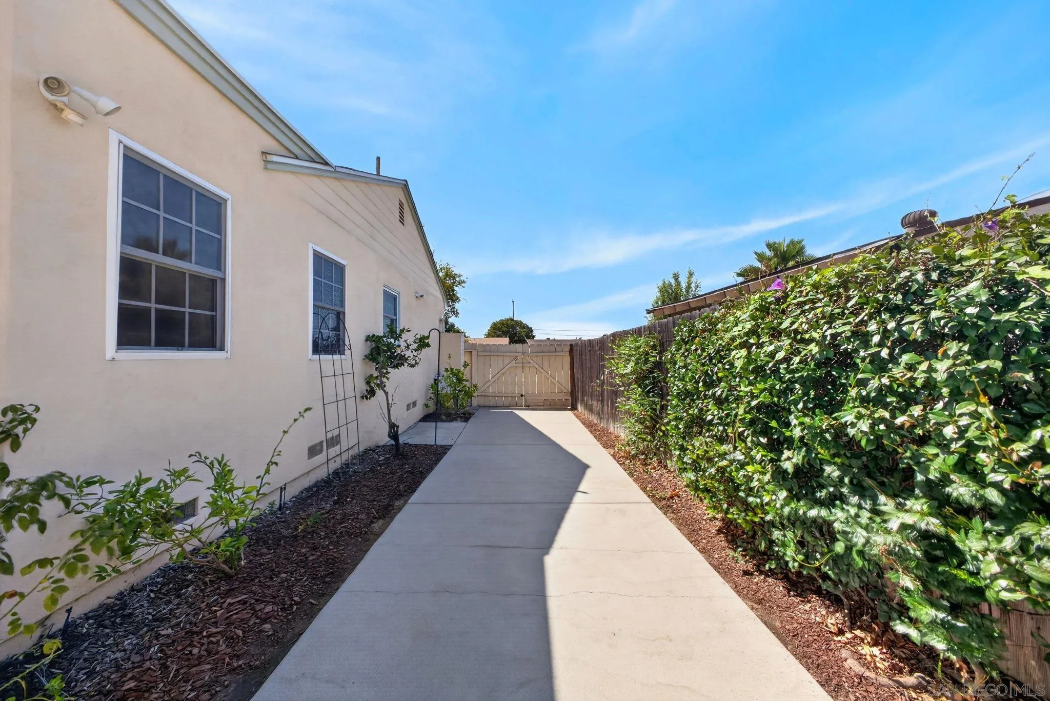 https://cdn.realtyfeed.com/cdn/127/260021572/99d5693ebf6f0dd5f633f41da4e79cc5.webp