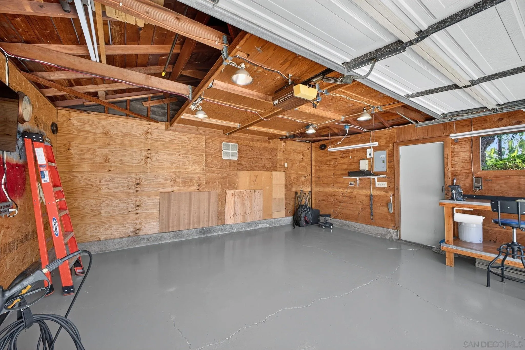 https://cdn.realtyfeed.com/cdn/127/260021572/9c2f34ea5a8896637fba637dae46333f.webp