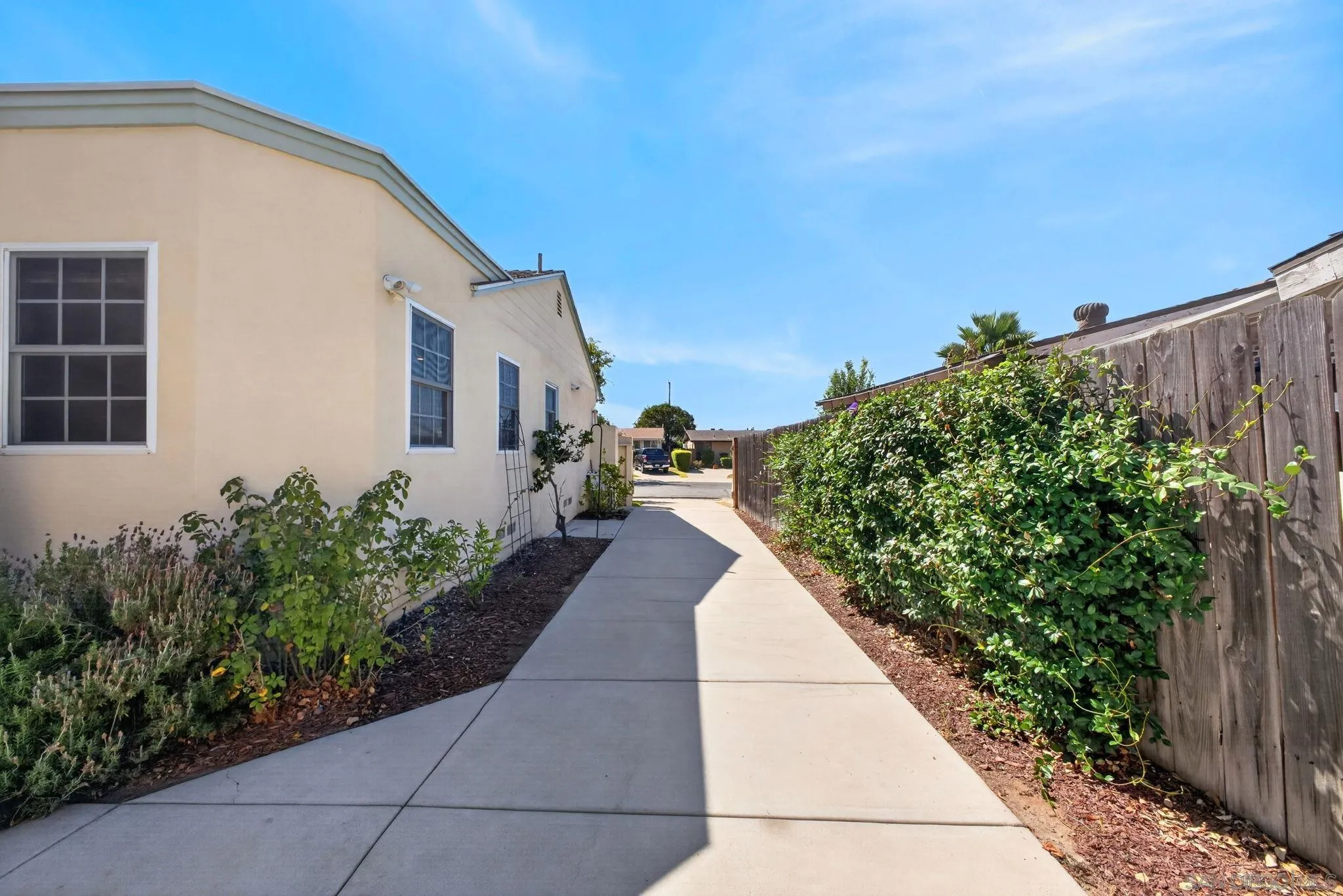 https://cdn.realtyfeed.com/cdn/127/260021572/d8fbafe01b17ef91beec0725f9f8d794.webp