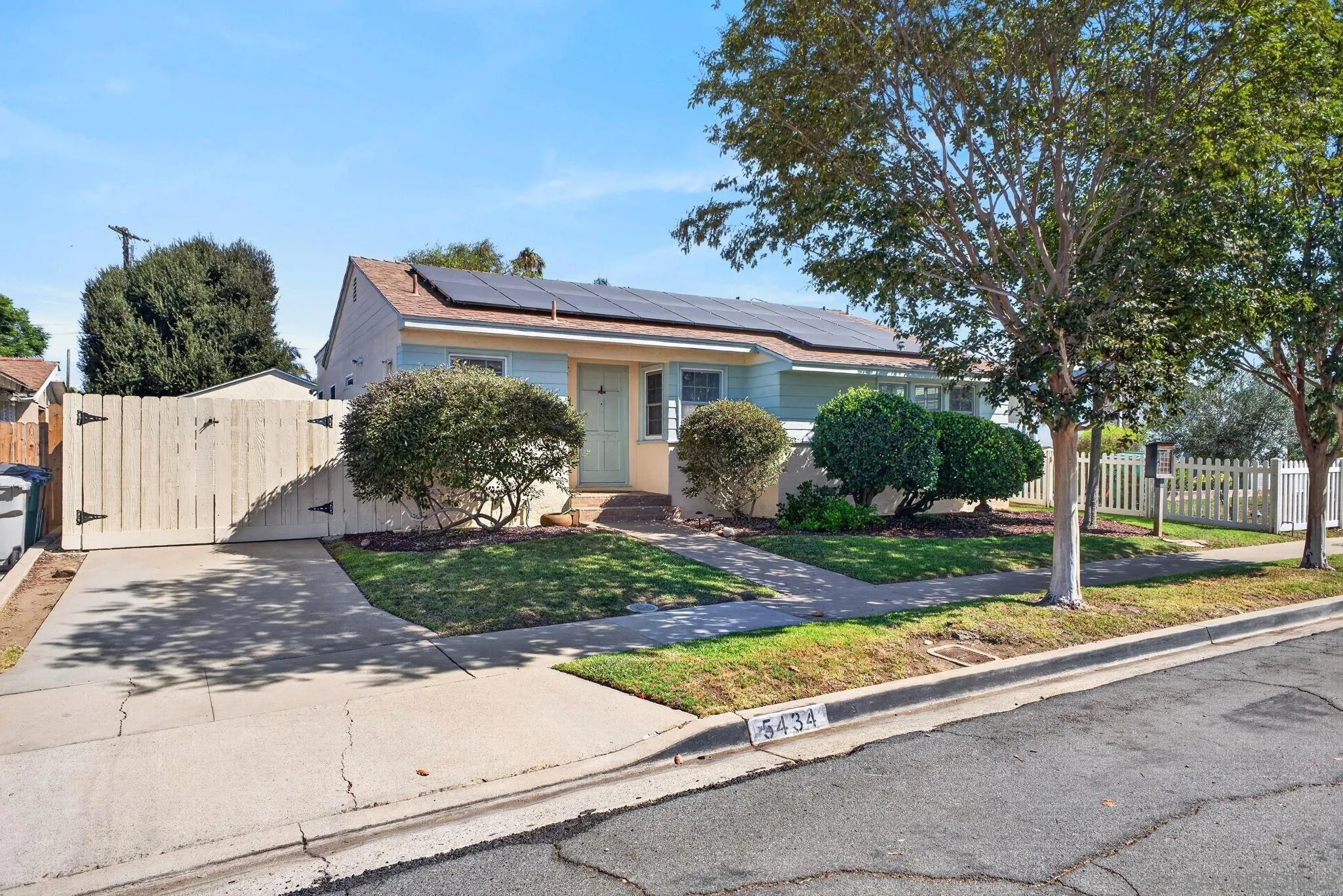 https://cdn.realtyfeed.com/cdn/127/260021572/d99f3de33be8a2611d209a89efa7684b.webp