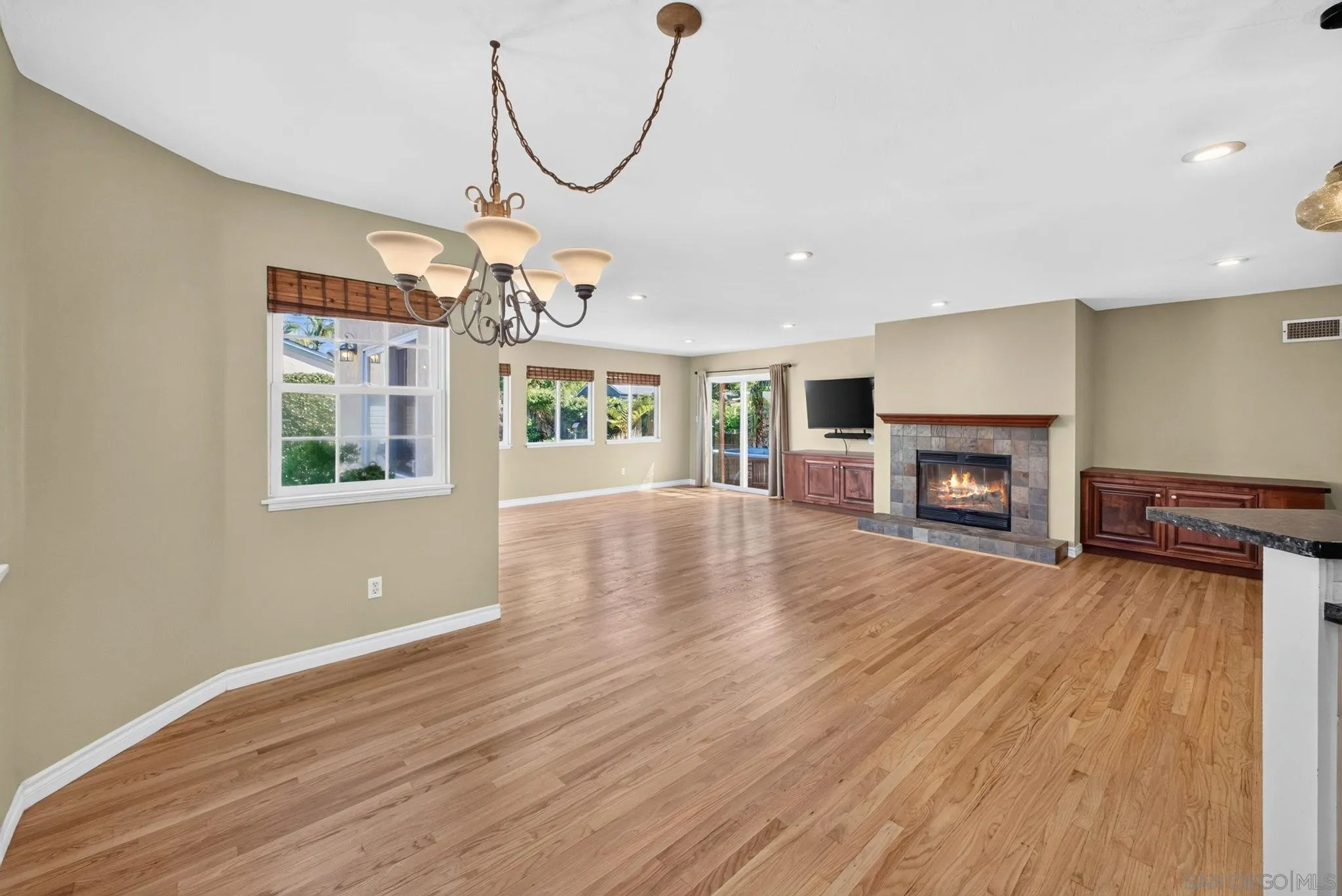 https://cdn.realtyfeed.com/cdn/127/260021572/fbfe3ddafe2c95c970f3a43bc629cadc.webp