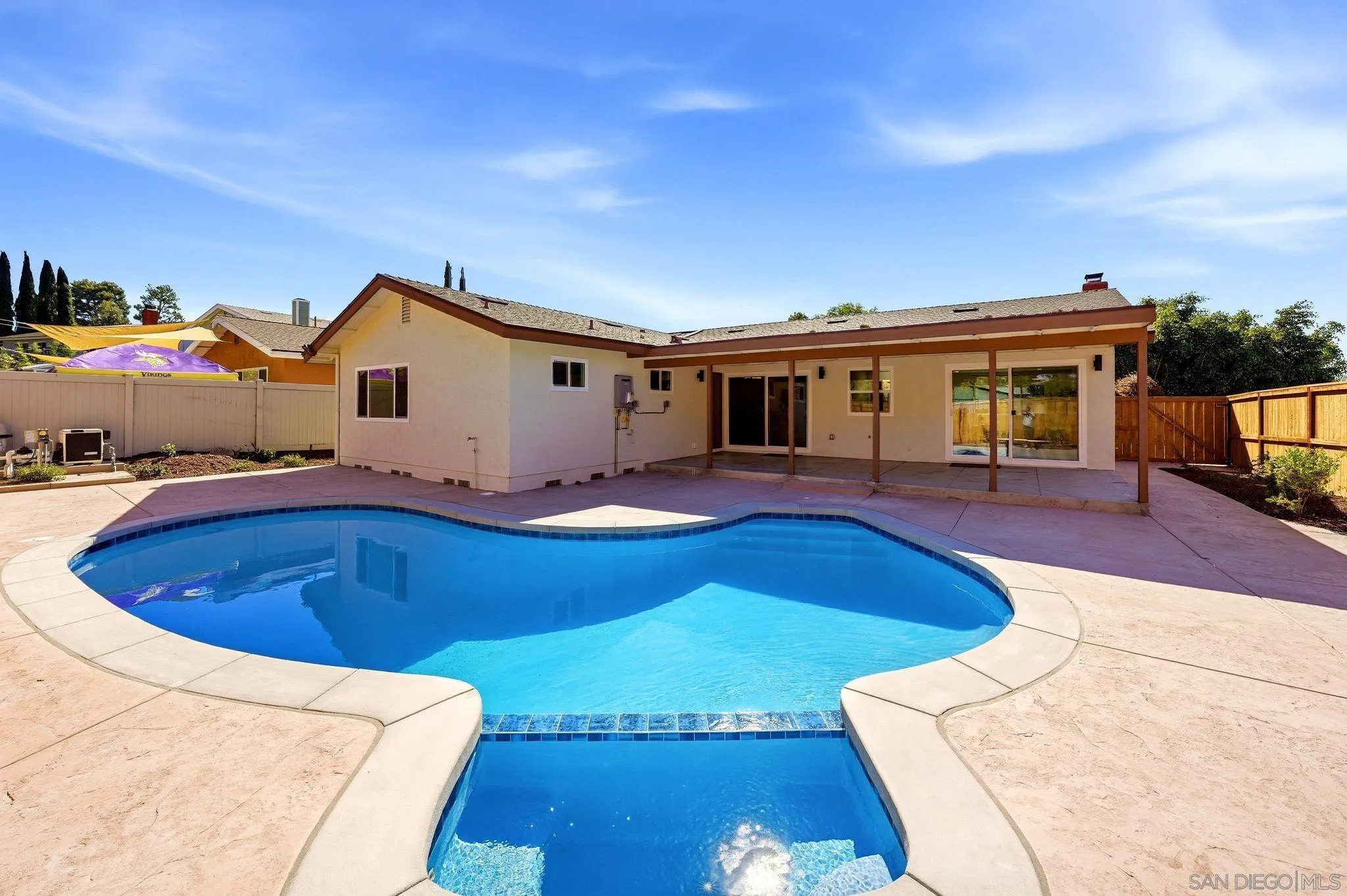 https://cdn.realtyfeed.com/cdn/127/260021575/00d8dfe677d28fde581ac744c456cee9.webp