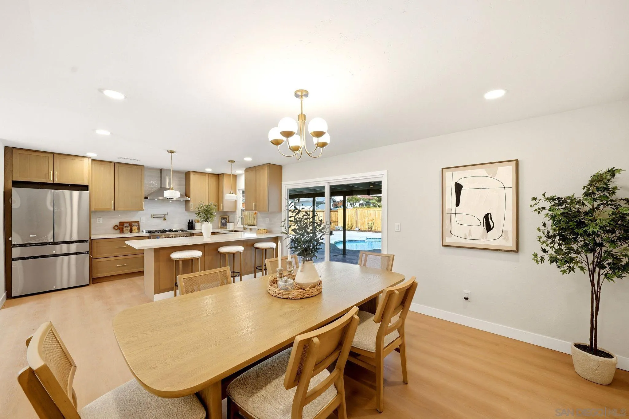 https://cdn.realtyfeed.com/cdn/127/260021575/0956d07d4b7a8f47463362289b5f4c98.webp