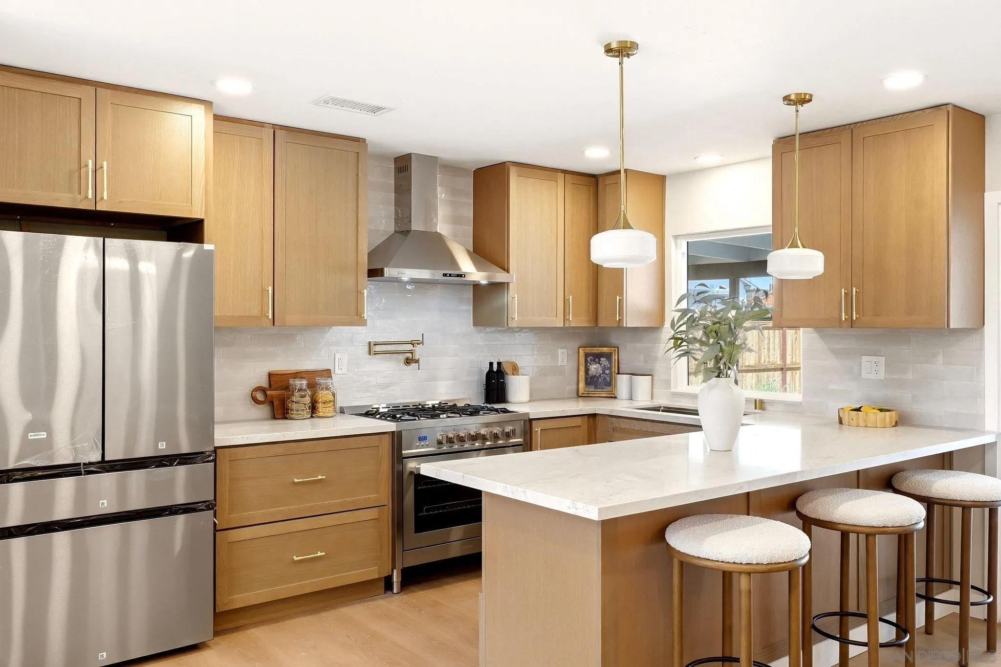 https://cdn.realtyfeed.com/cdn/127/260021575/123f26139c6eb9ebf64a9b264548872e.webp