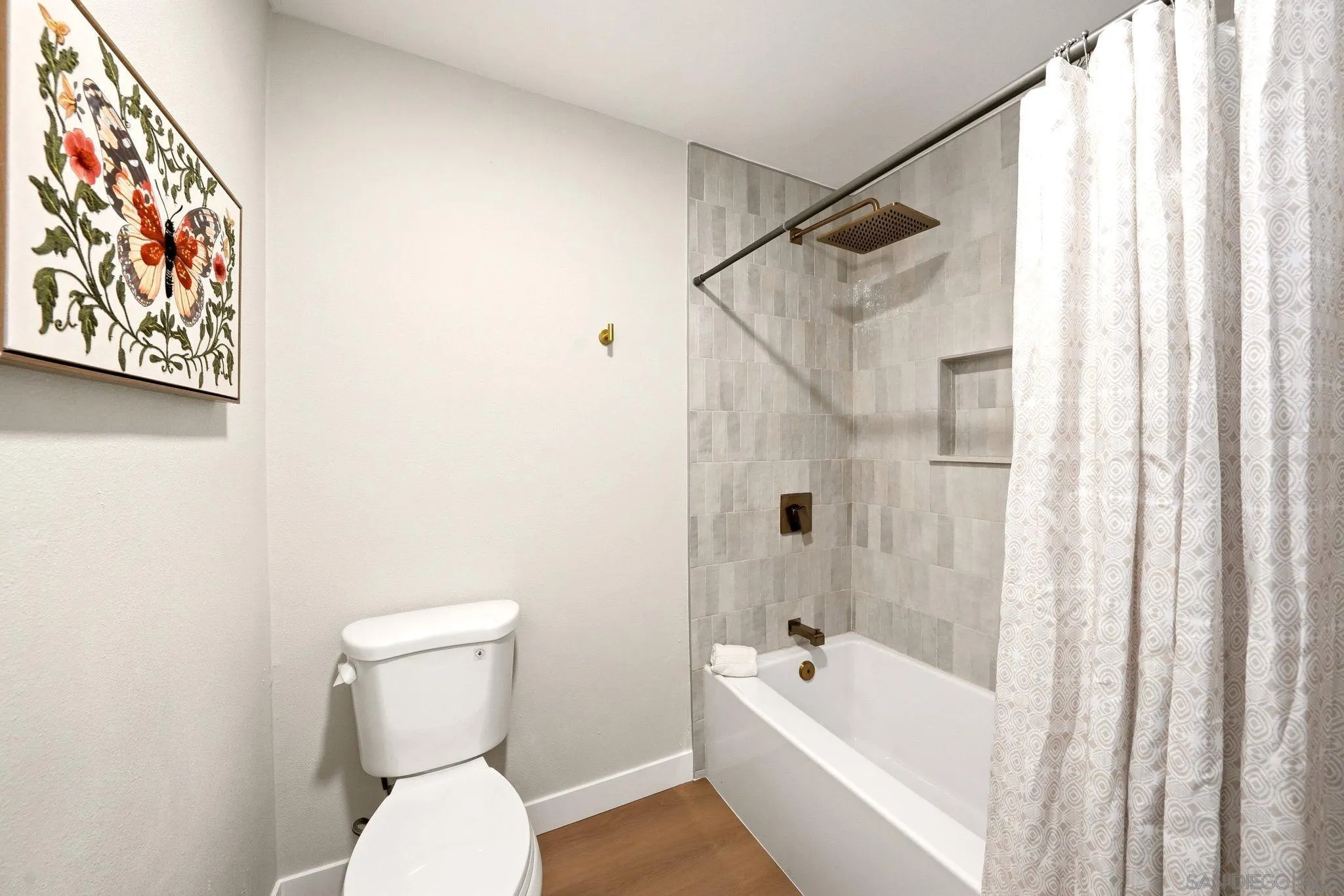 https://cdn.realtyfeed.com/cdn/127/260021575/26dd05865354e7a857013f109ce5e020.webp