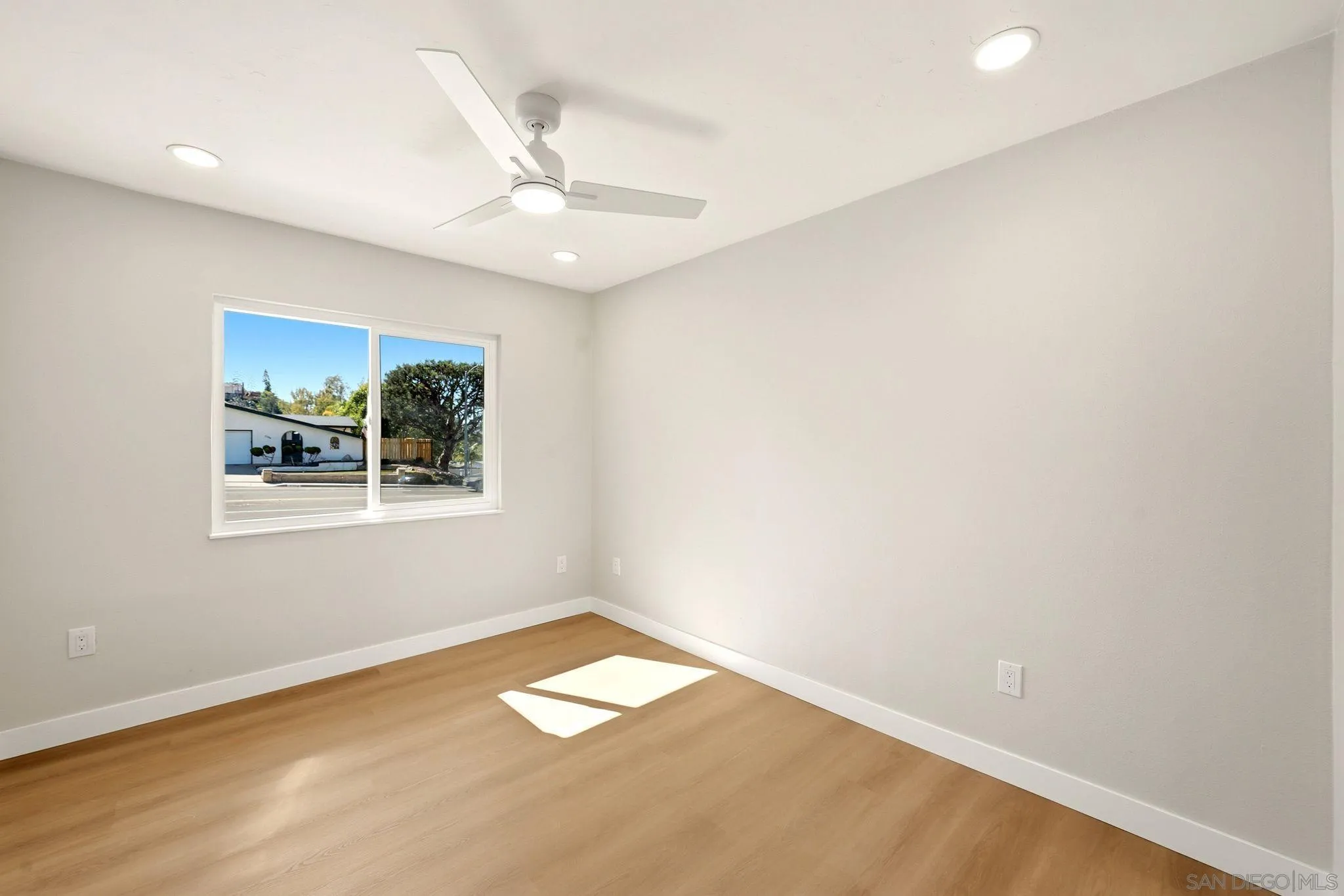 https://cdn.realtyfeed.com/cdn/127/260021575/5f82028927f2c8892e8e319c1e048a39.webp