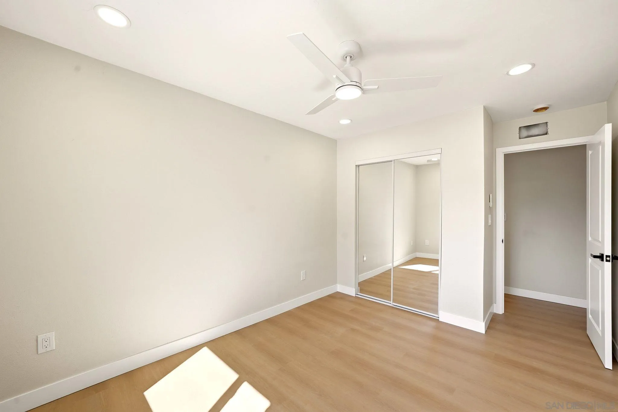 https://cdn.realtyfeed.com/cdn/127/260021575/9db5e8b300db27c21d127097d05562f3.webp