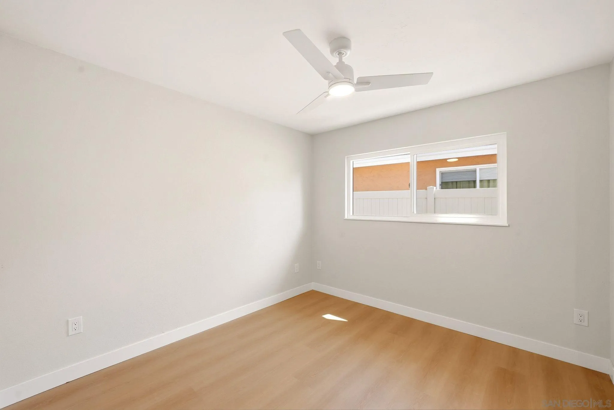 https://cdn.realtyfeed.com/cdn/127/260021575/cc63112685d2d84223573be8fed23f02.webp
