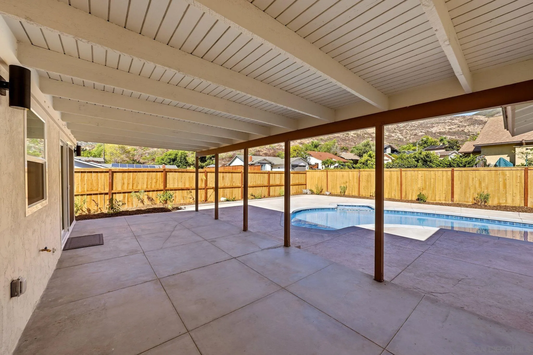 https://cdn.realtyfeed.com/cdn/127/260021575/e4f0f867e91a9c9b894ae88b7dea9f7d.webp