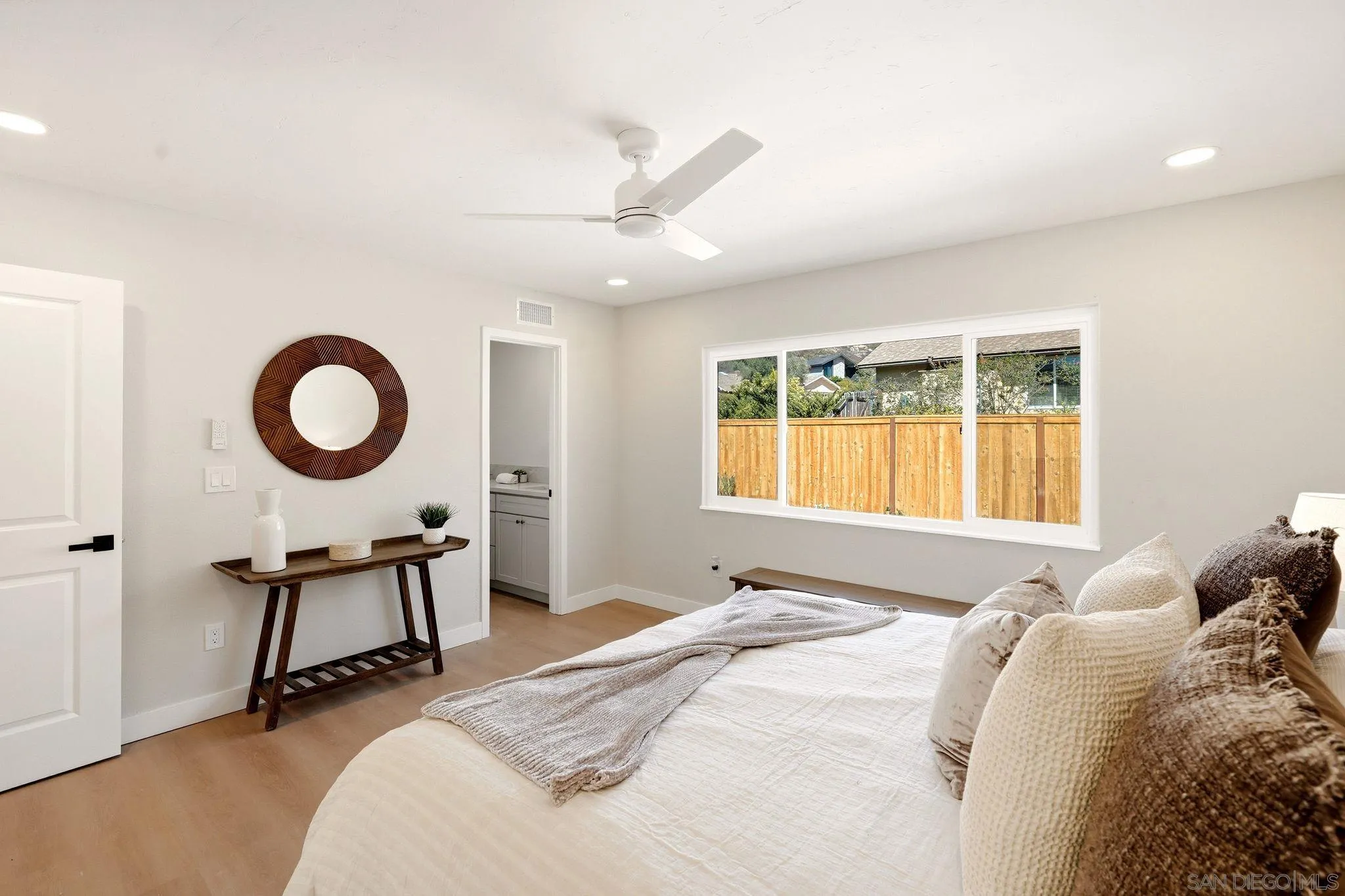 https://cdn.realtyfeed.com/cdn/127/260021575/f6c41ee10f89c968641cbfe708752a41.webp