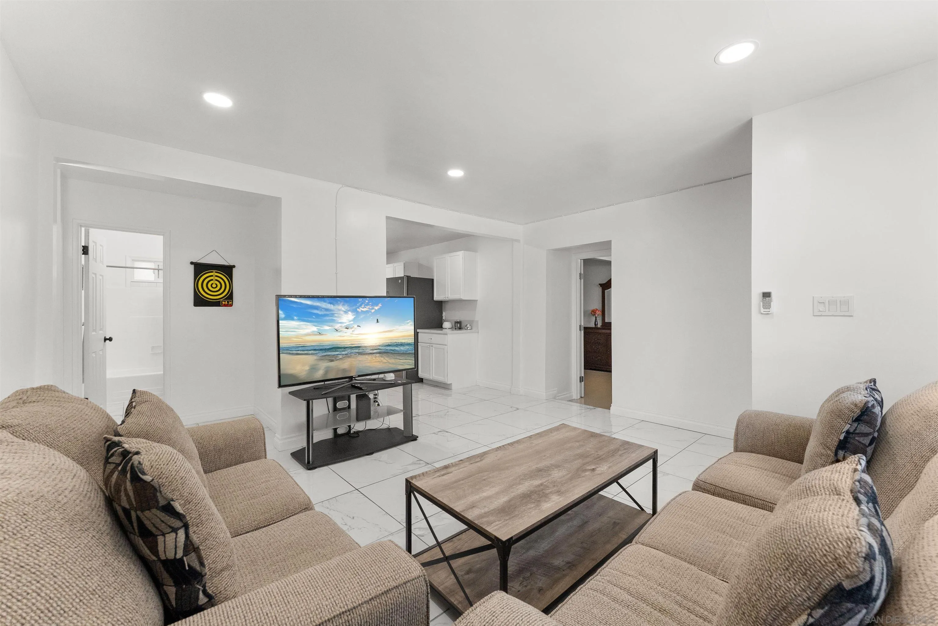 https://cdn.realtyfeed.com/cdn/127/260021578/4fe073a416790ecb3c9f07d9f5f7ecef.webp
