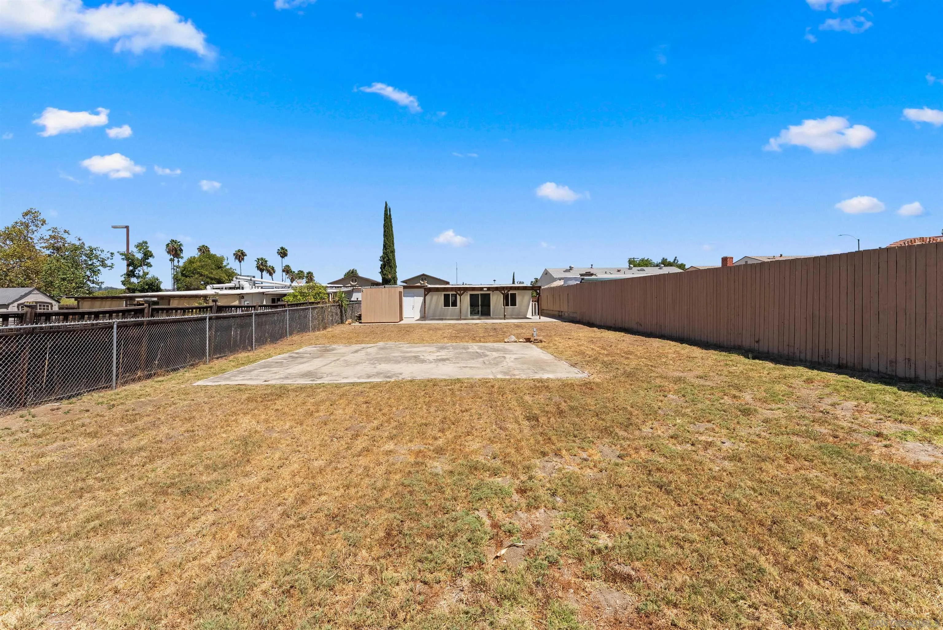 https://cdn.realtyfeed.com/cdn/127/260021578/60c1b25bfc437196406bd2280478c777.webp