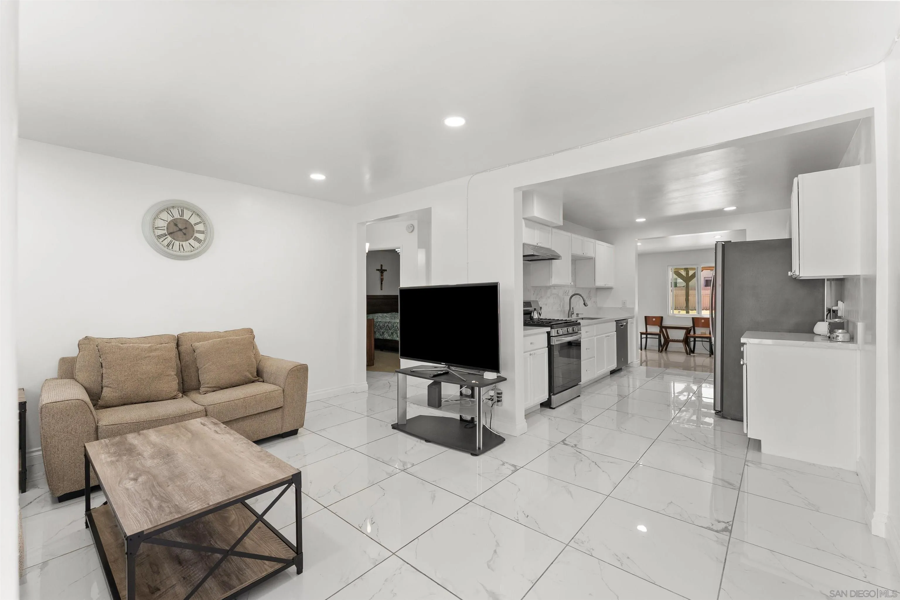 https://cdn.realtyfeed.com/cdn/127/260021578/68fd9654987043e2ab4c3fdca8cfb167.webp