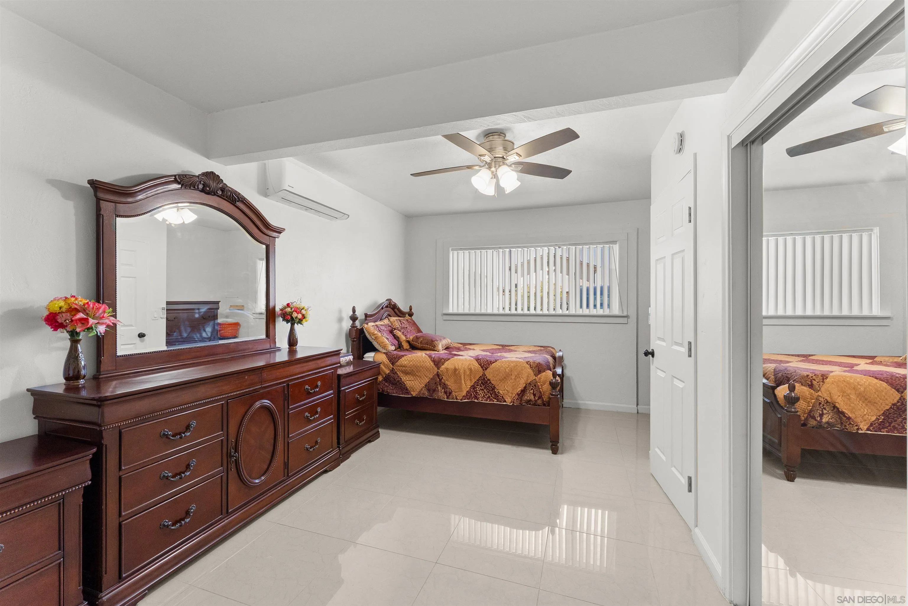 https://cdn.realtyfeed.com/cdn/127/260021578/7597e915f8134f5364f84a78e588a7ea.webp