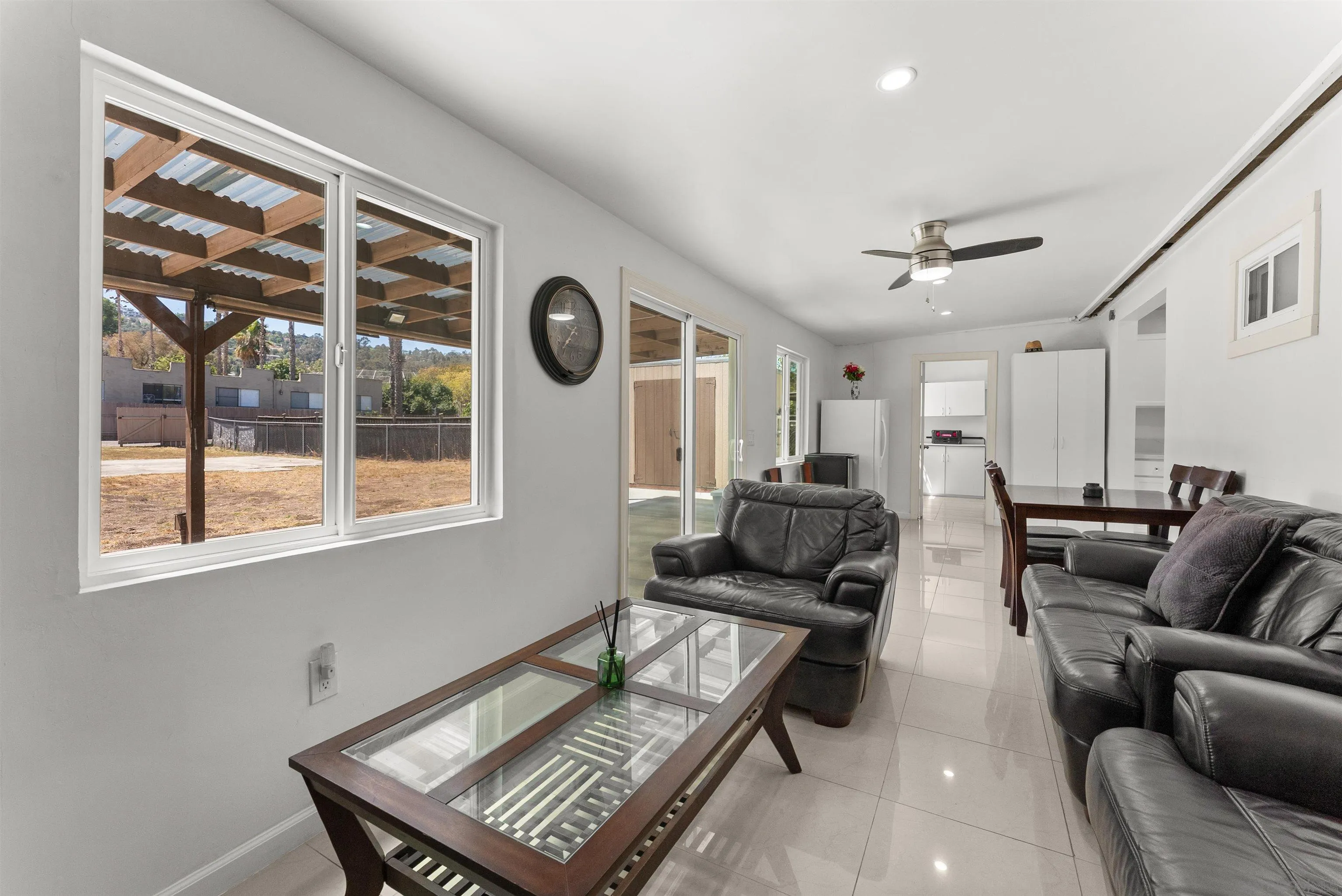 https://cdn.realtyfeed.com/cdn/127/260021578/76ebec54e24ac90f66ec16fa54edcfd1.webp