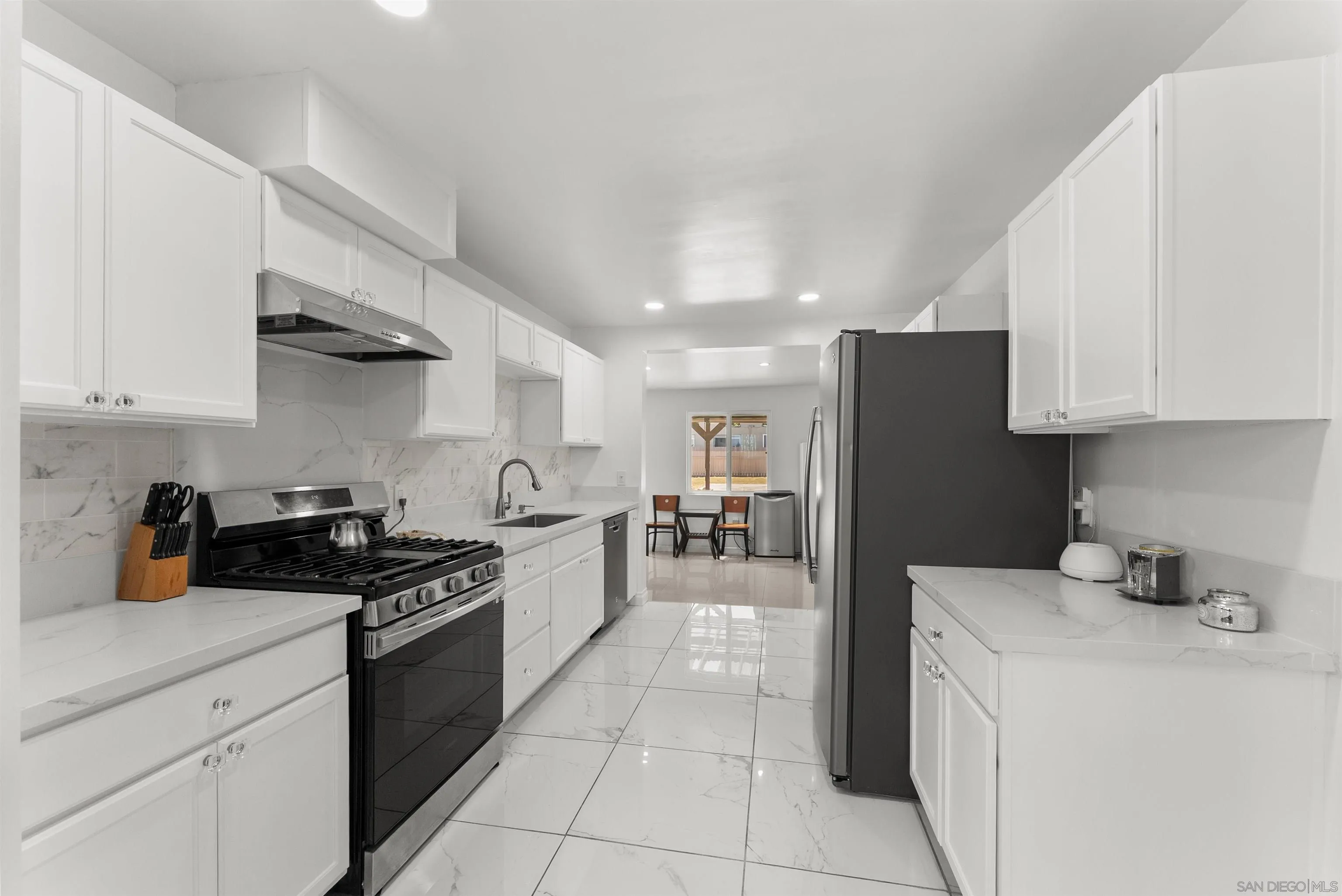 https://cdn.realtyfeed.com/cdn/127/260021578/8b748bad079c40430b292c40d21083ad.webp