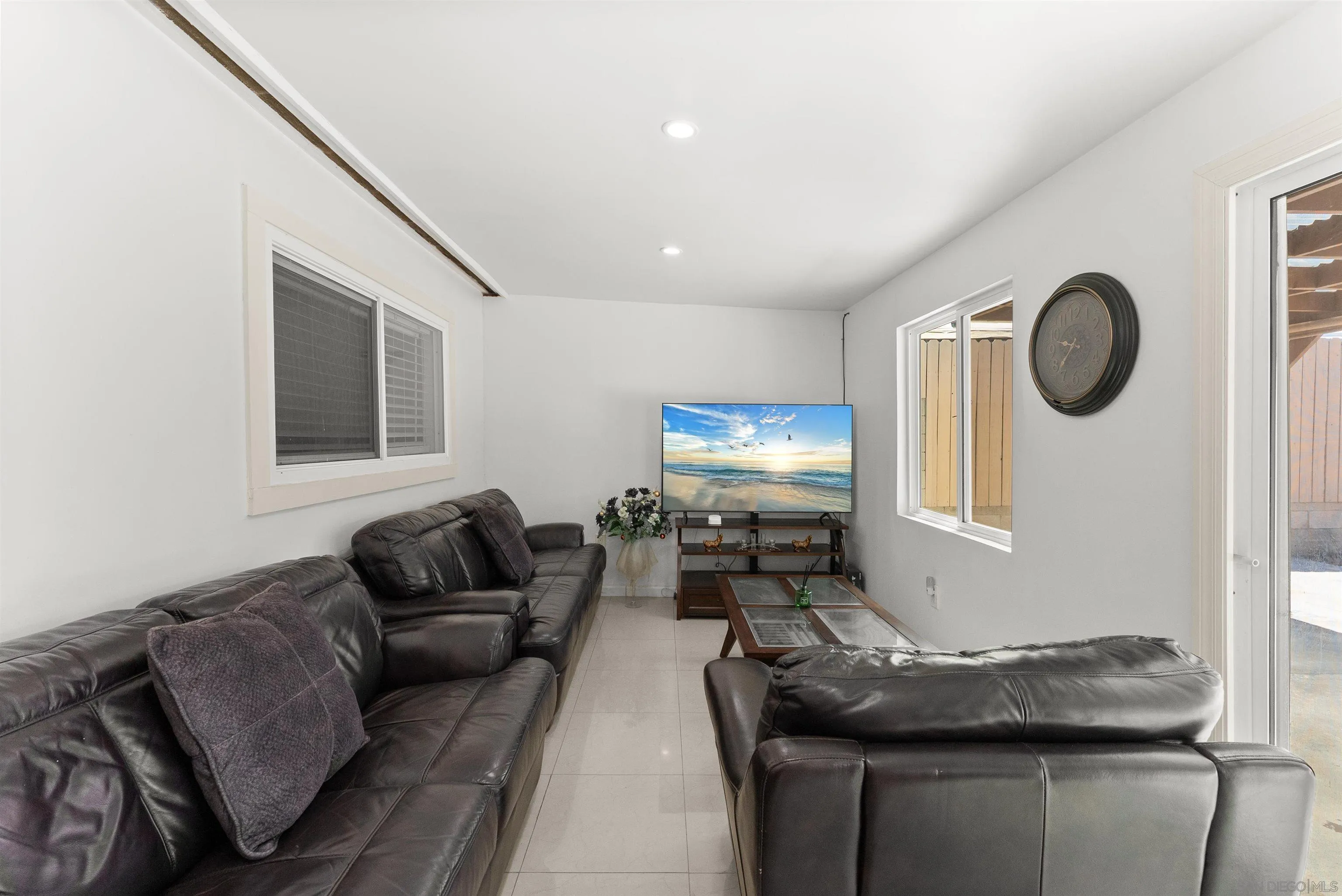 https://cdn.realtyfeed.com/cdn/127/260021578/929357efd6d3975a4c7d9b41fbaa4182.webp
