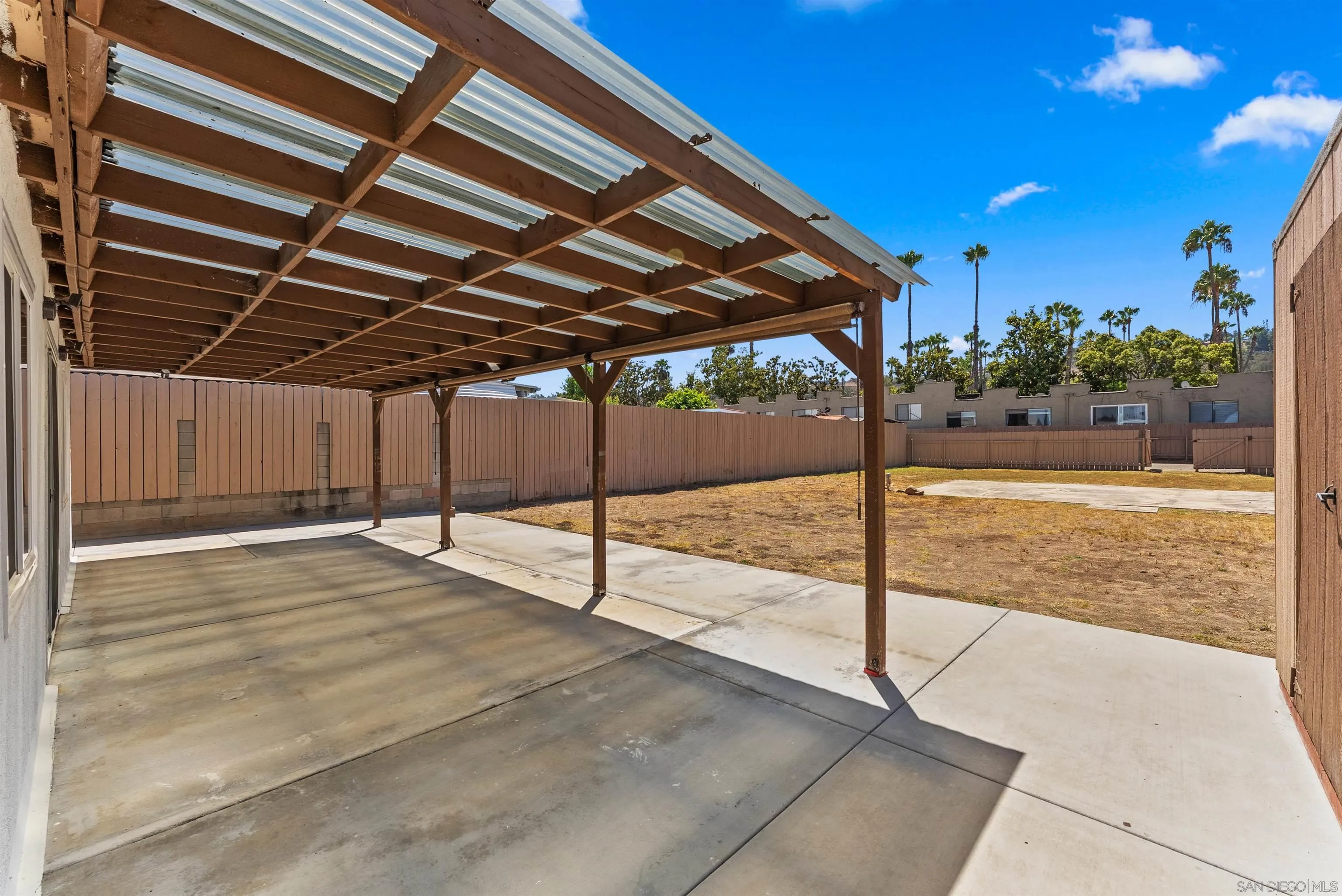 https://cdn.realtyfeed.com/cdn/127/260021578/aa9ff5ce221be94d8132fd96b456b563.webp