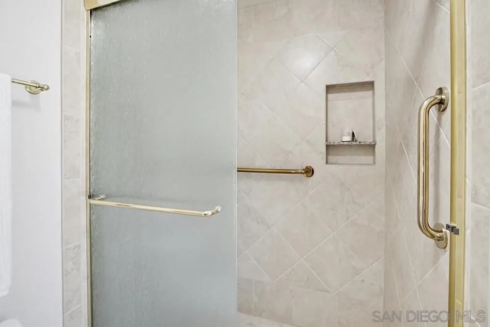 https://cdn.realtyfeed.com/cdn/127/260021580/52a2911b5f7c119c9699f351653f2008.webp