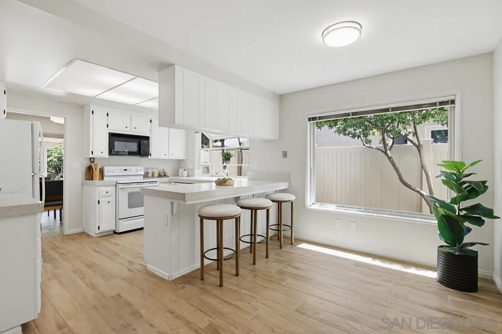 https://cdn.realtyfeed.com/cdn/127/260021580/982dd5d828fe0531dfe8bf2e9148709e.webp