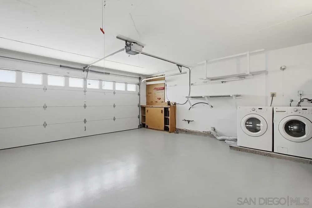 https://cdn.realtyfeed.com/cdn/127/260021580/d35ad6c28613fd64fbf1bdd0e9de31bf.webp
