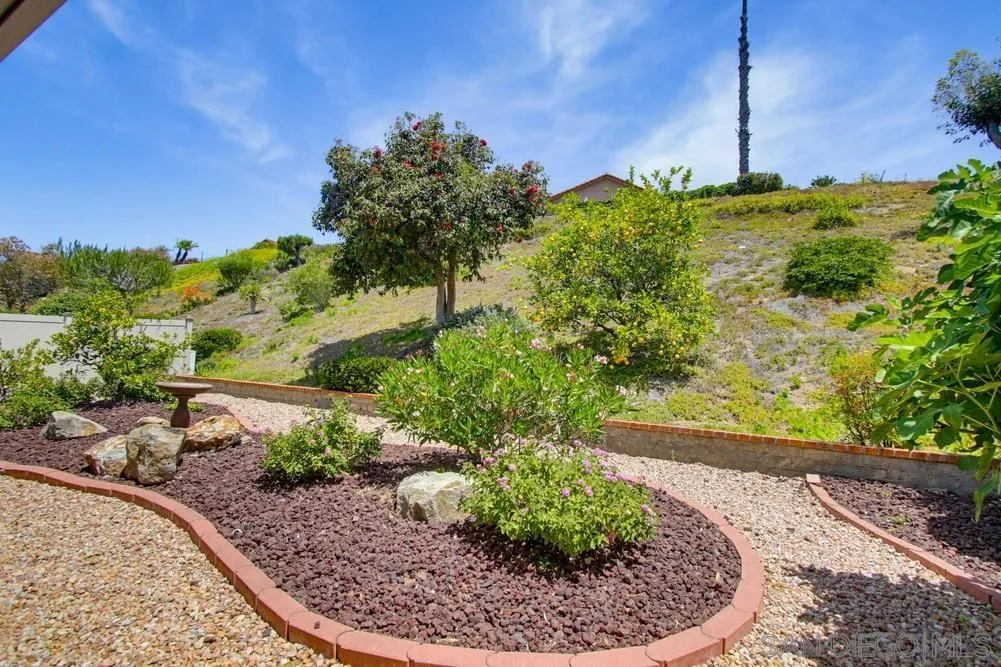 https://cdn.realtyfeed.com/cdn/127/260021580/ef35fc4eb99682de1a6a2b17c9b4281e.webp