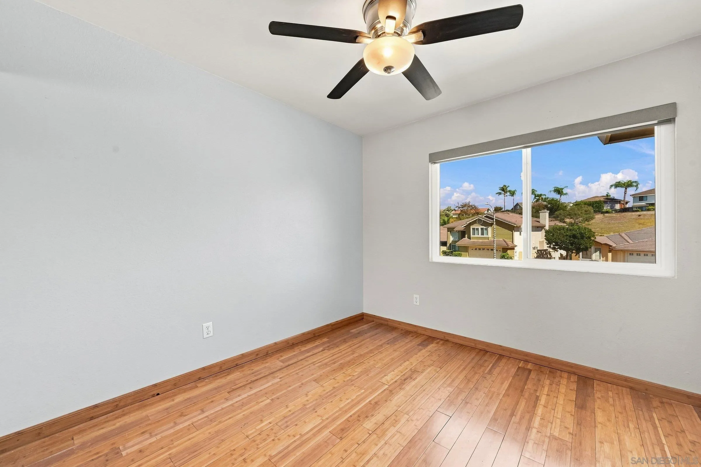 https://cdn.realtyfeed.com/cdn/127/260021582/0821339aa7221896d83412728eb4b305.webp