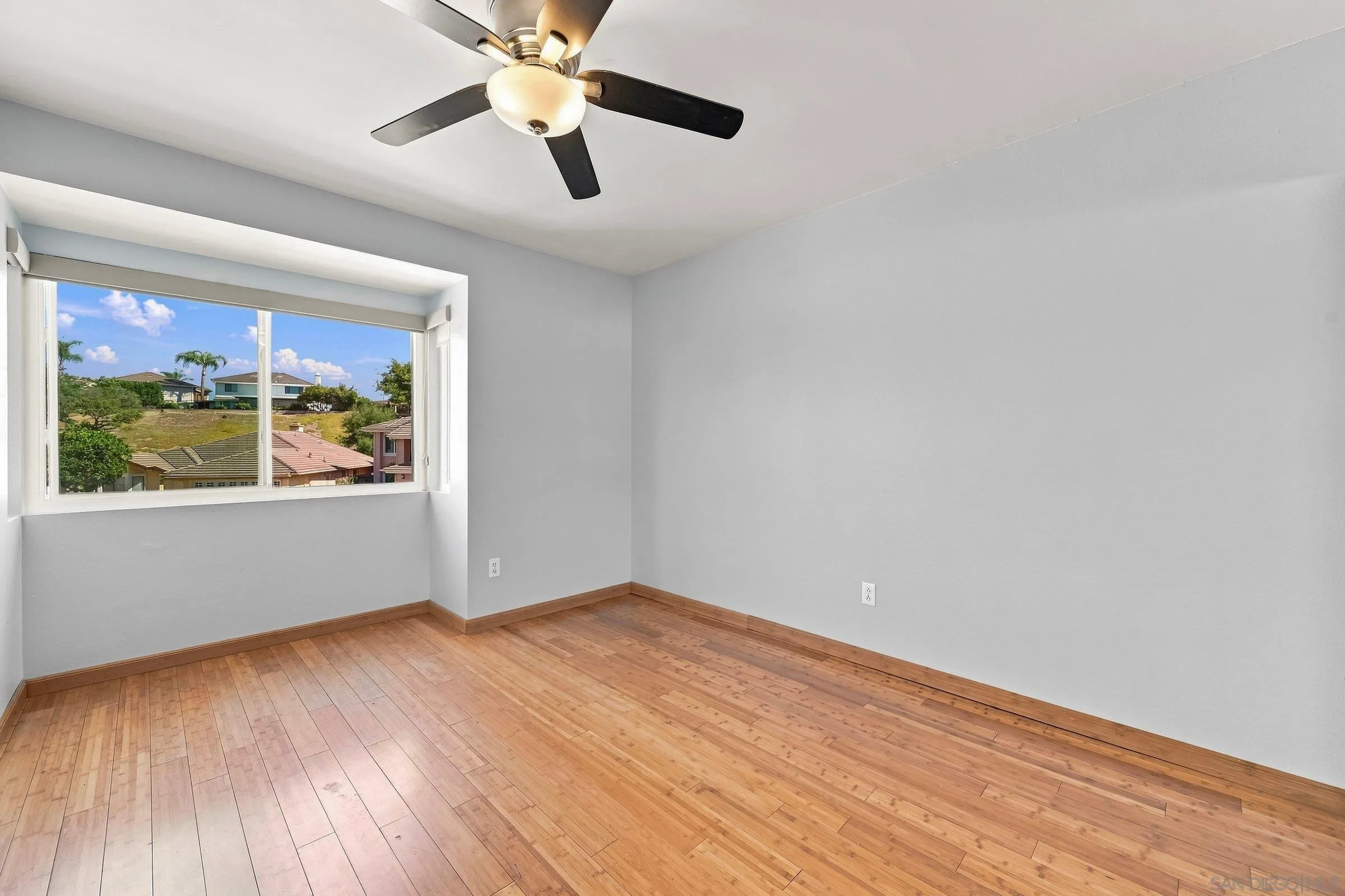 https://cdn.realtyfeed.com/cdn/127/260021582/83a03fb3e12493301daafa36dbe168b8.webp