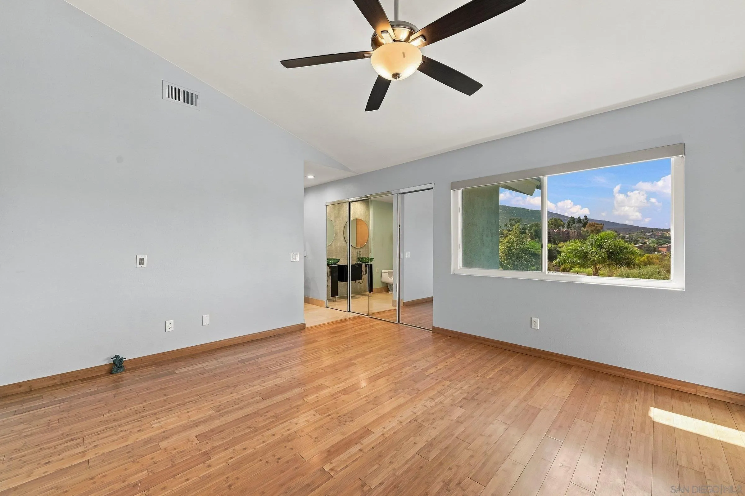 https://cdn.realtyfeed.com/cdn/127/260021582/a55a64826a48dfb98e278e0c2fe4c34f.webp