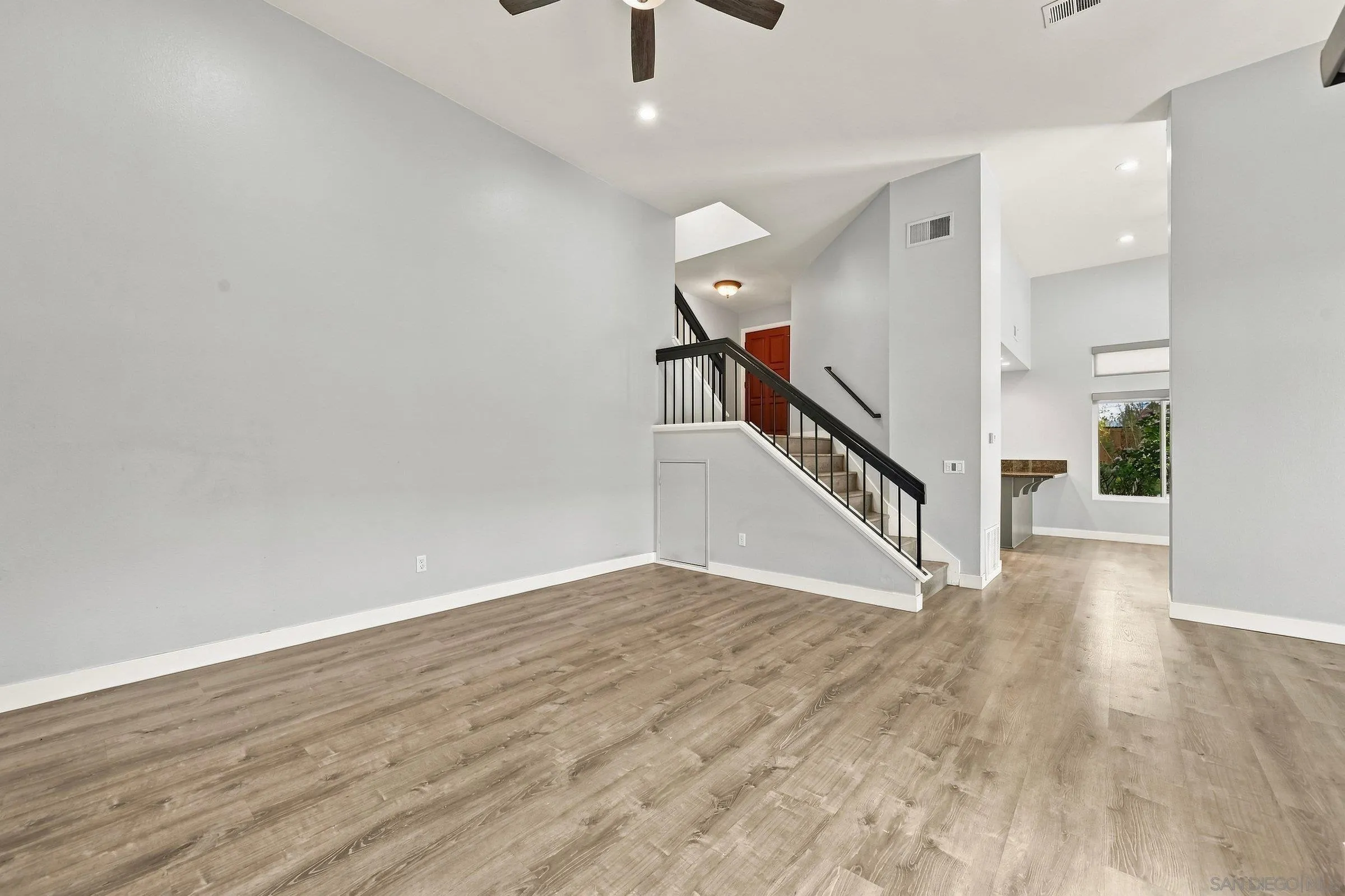 https://cdn.realtyfeed.com/cdn/127/260021582/c5d28c174718e7c0b2b09311aecacbf8.webp