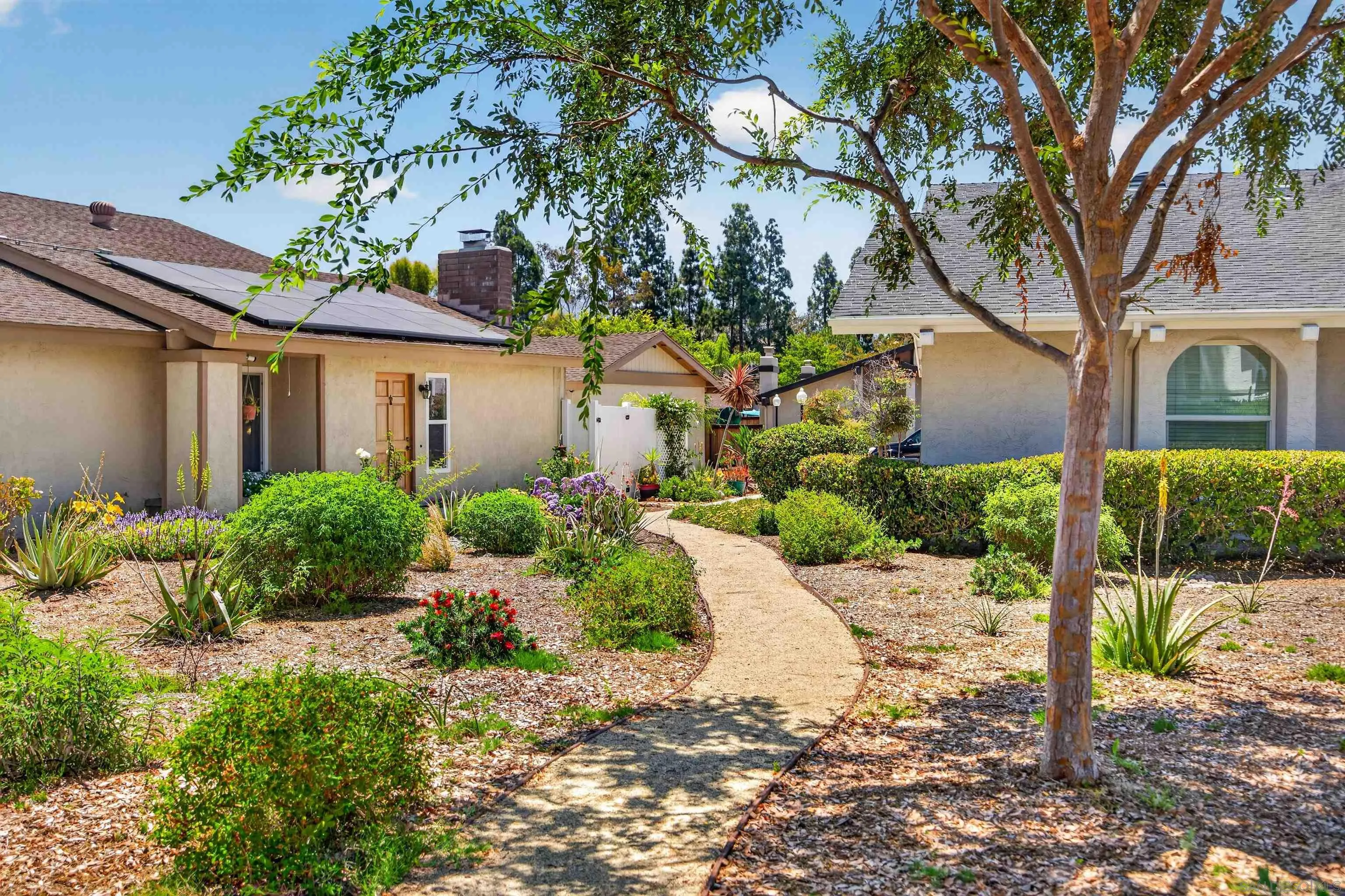 https://cdn.realtyfeed.com/cdn/127/260021584/34fb82912d5c7756580b00bdcb2fface.webp