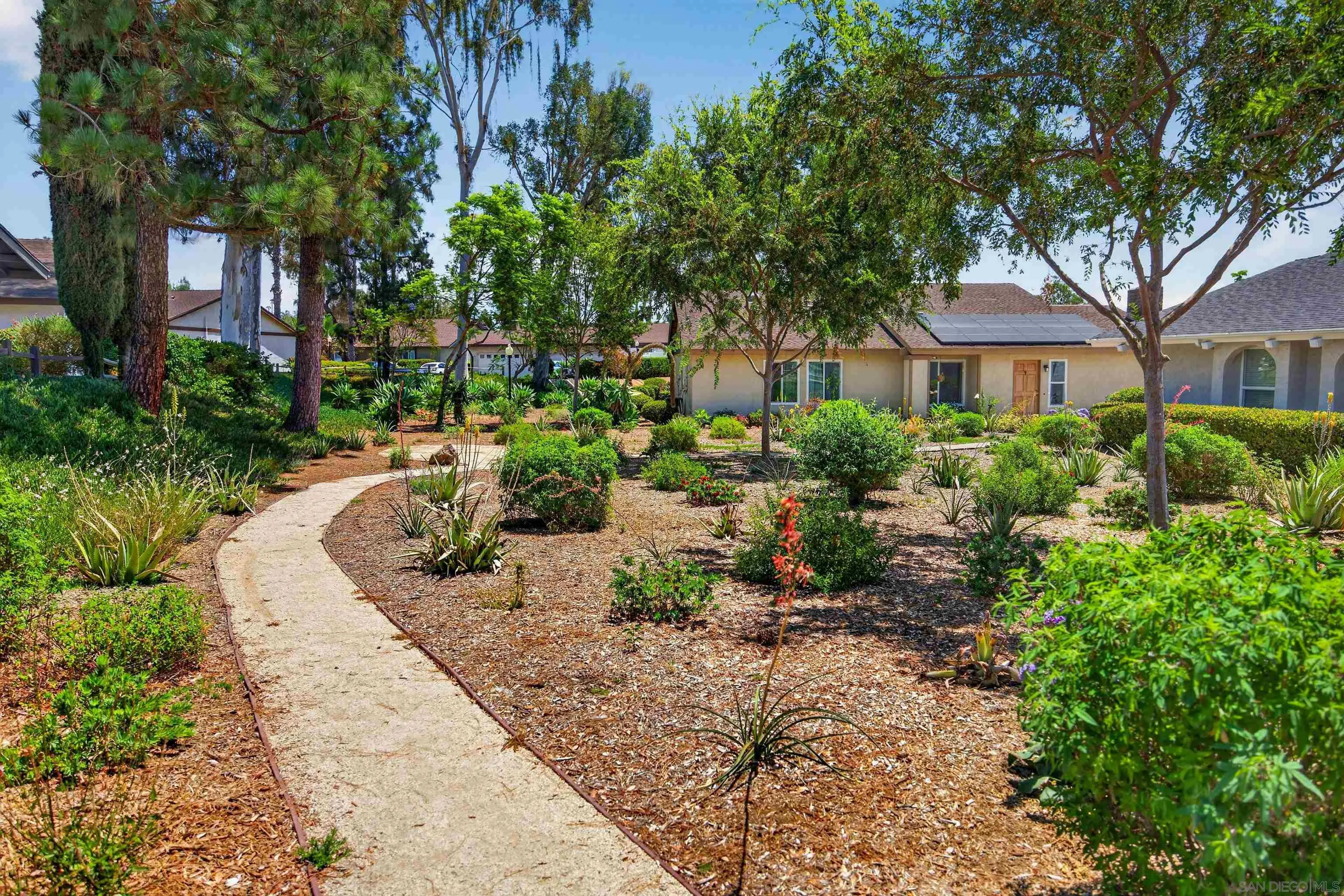 https://cdn.realtyfeed.com/cdn/127/260021584/55820b9de2b37f8416930e8bf918768f.webp