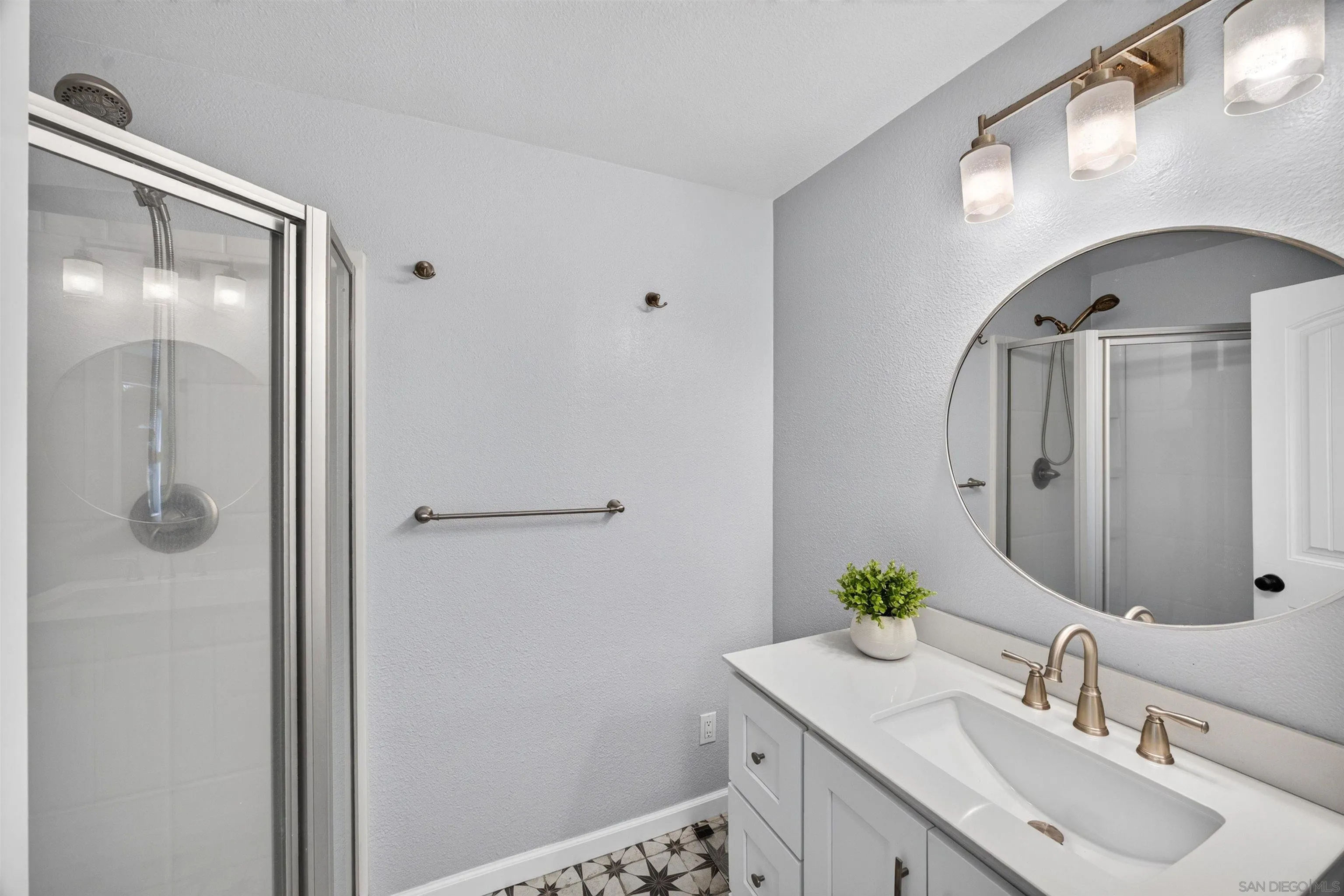 https://cdn.realtyfeed.com/cdn/127/260021584/60bc1dba416c5a4d7afa06218128e8d3.webp